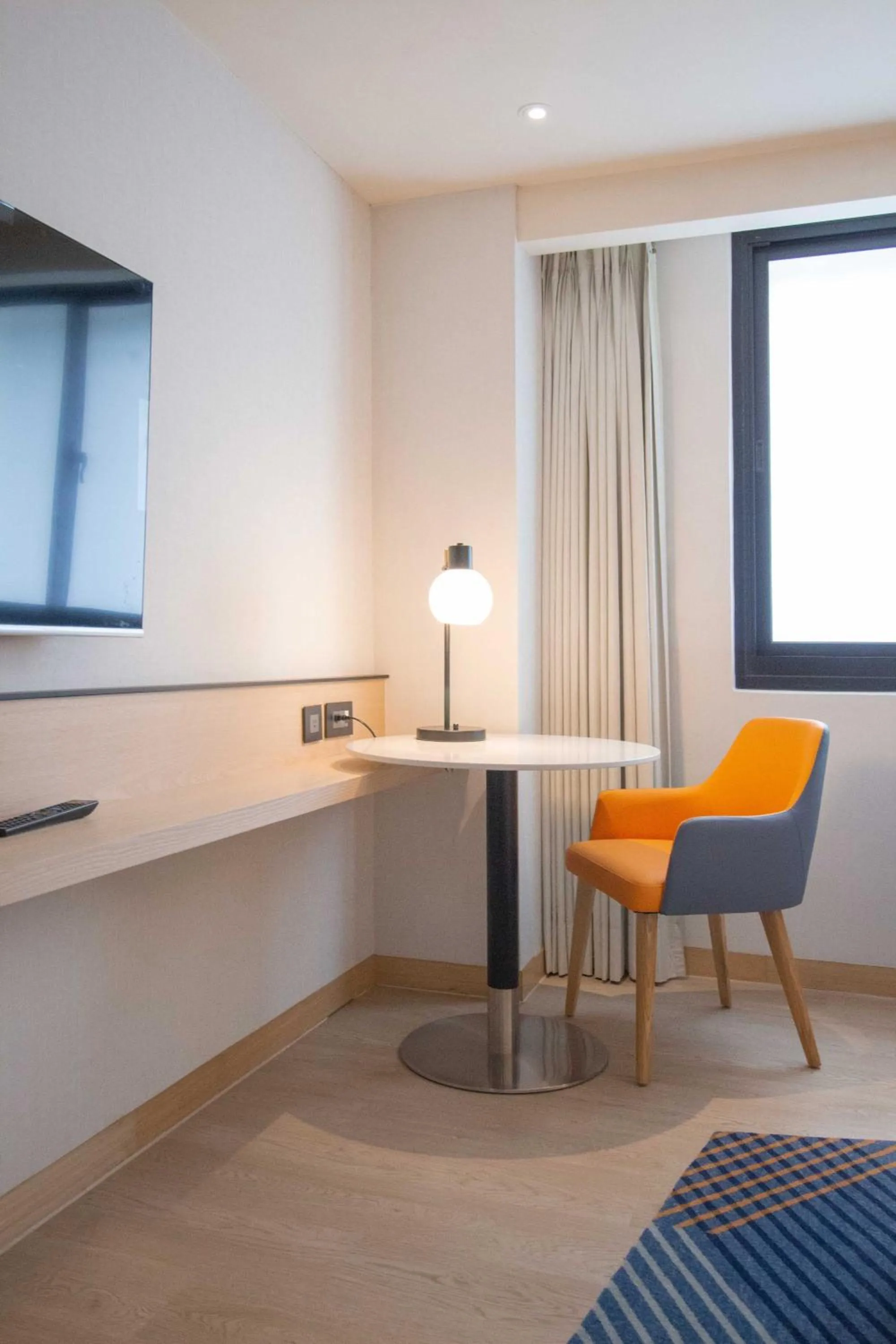 Holiday Inn Express Taipei Train Station by IHG