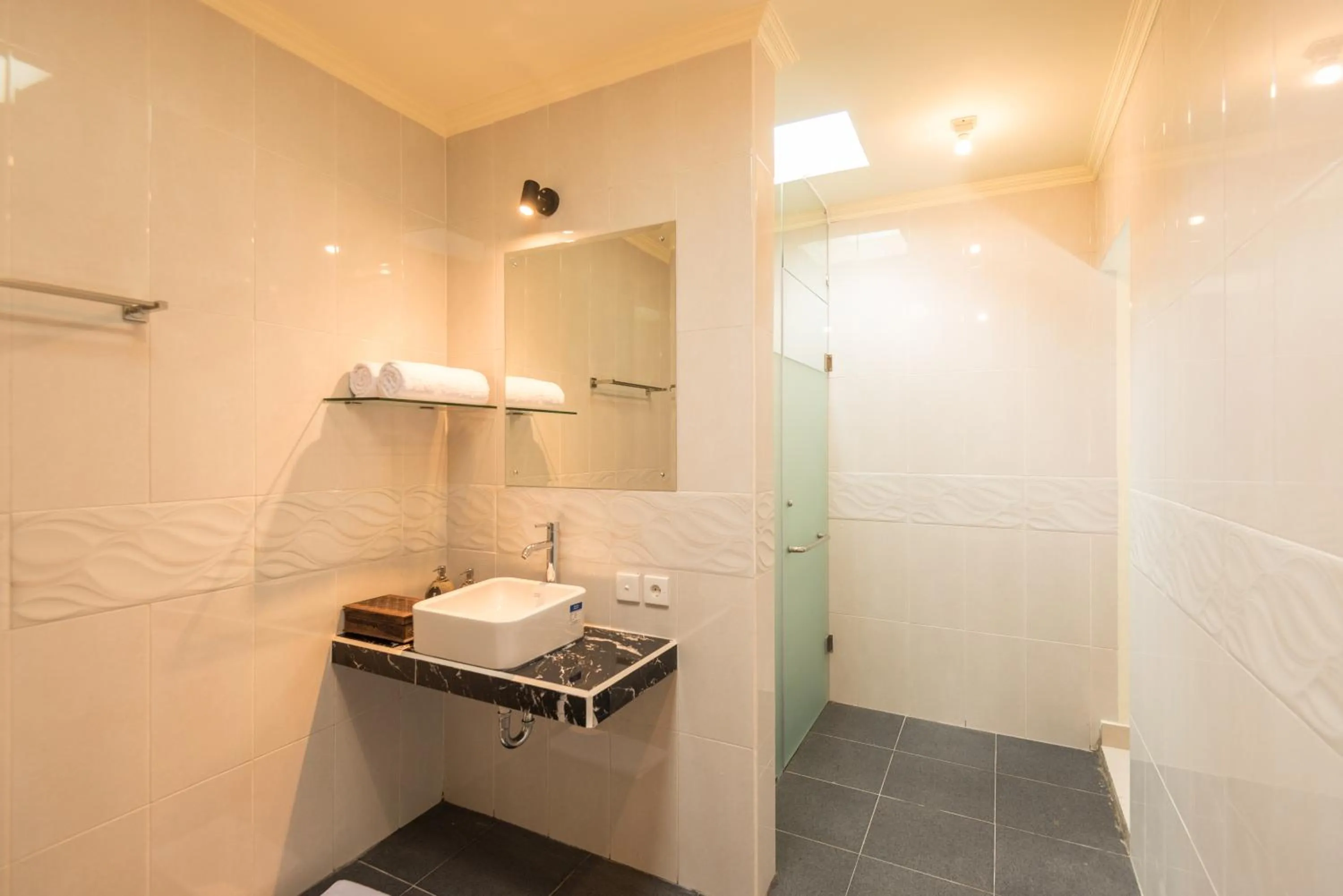 Shower in Secret Bunutan Ubud Villa