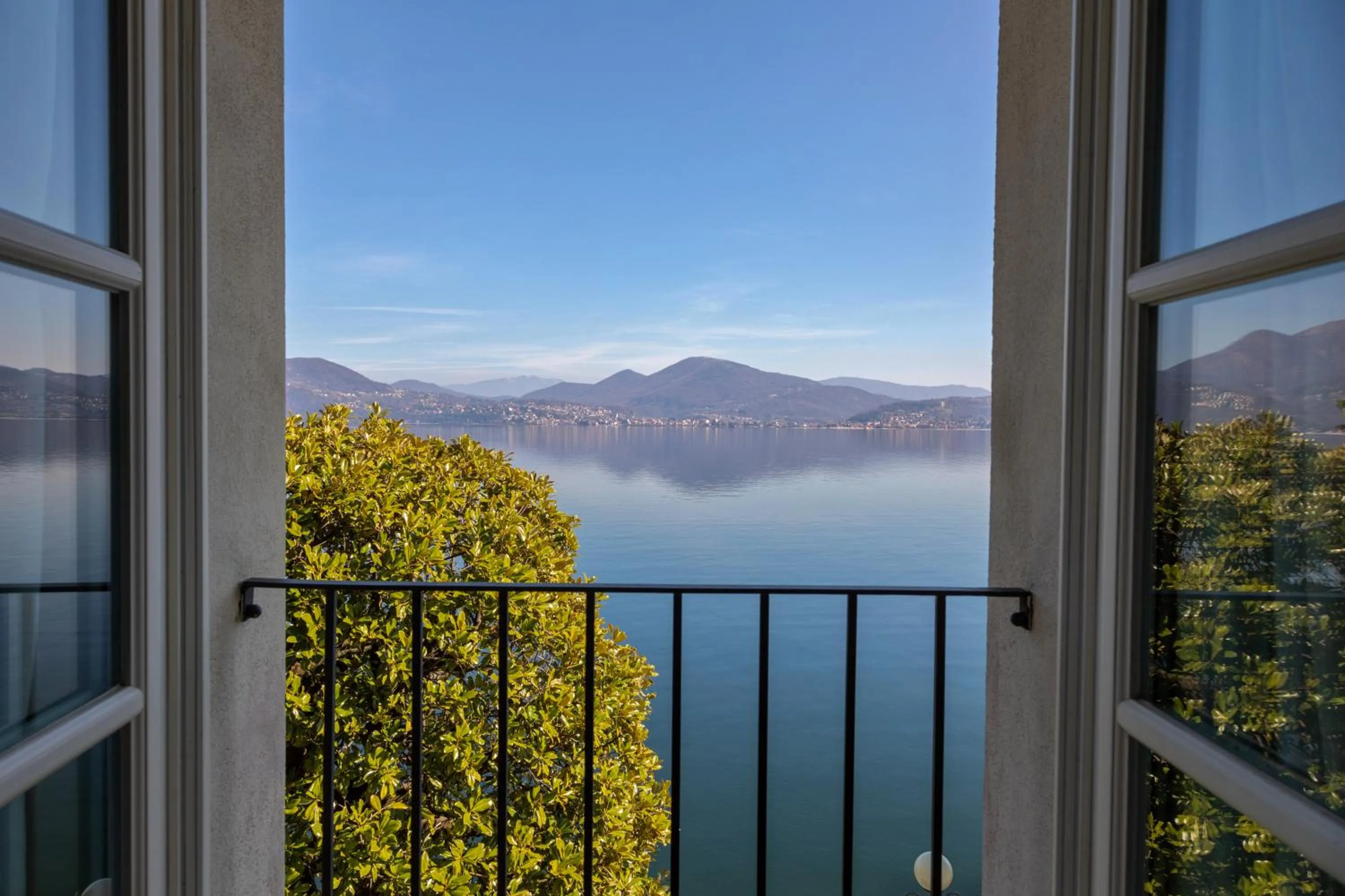 Lake view in Hotel Arancioamaro