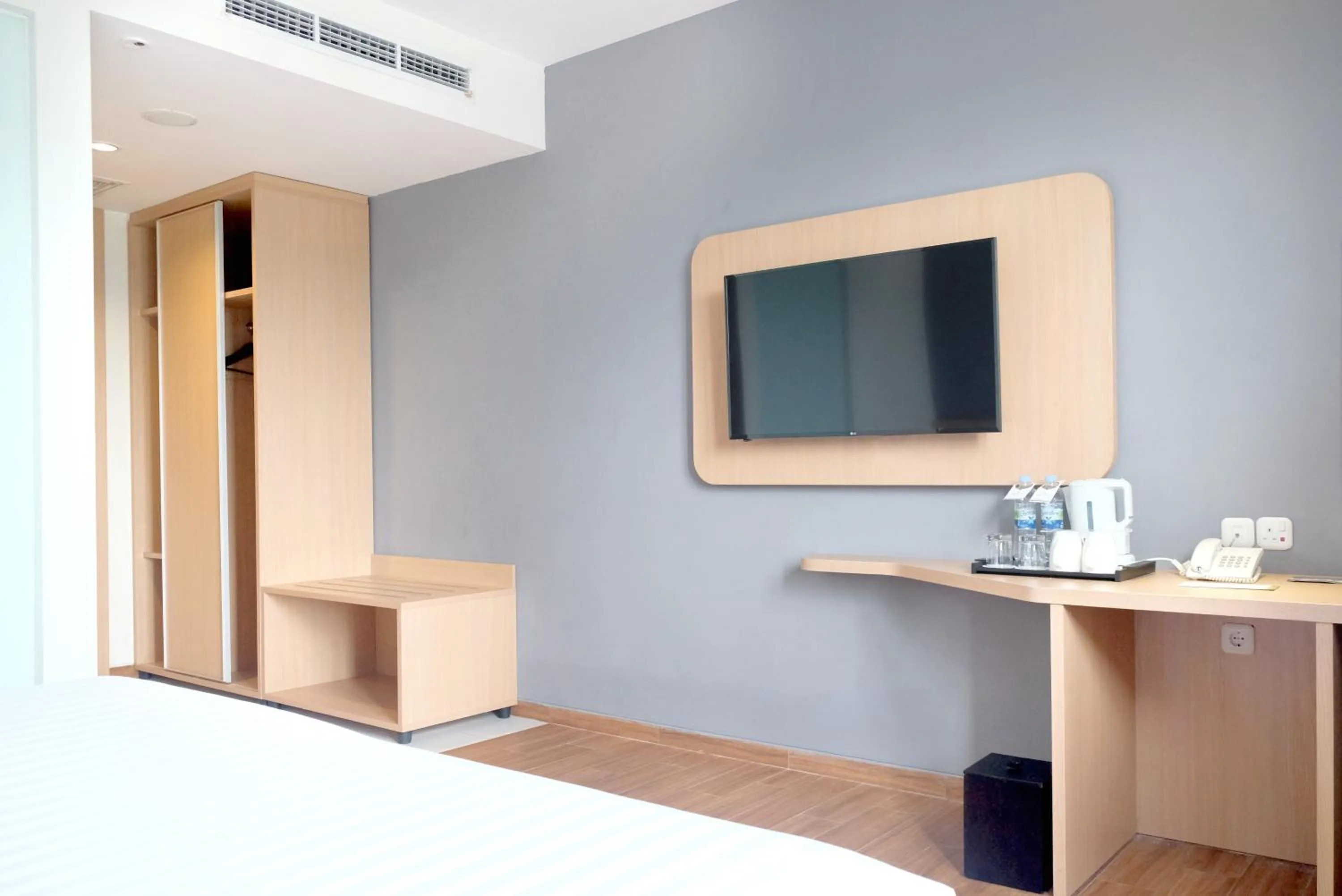 TV and multimedia in Hotel Santika Premiere Ambon