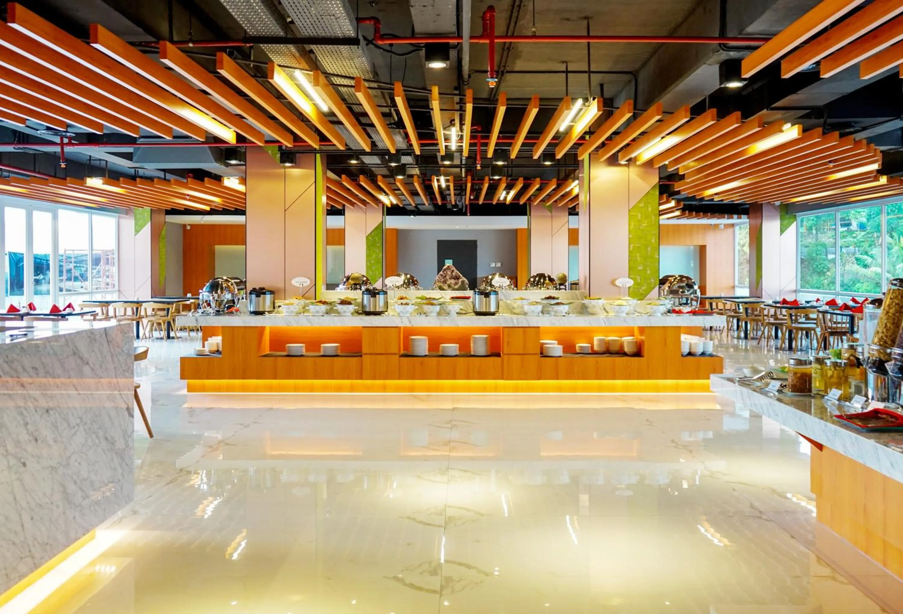 Restaurant/places to eat in Hotel Santika Premiere Ambon