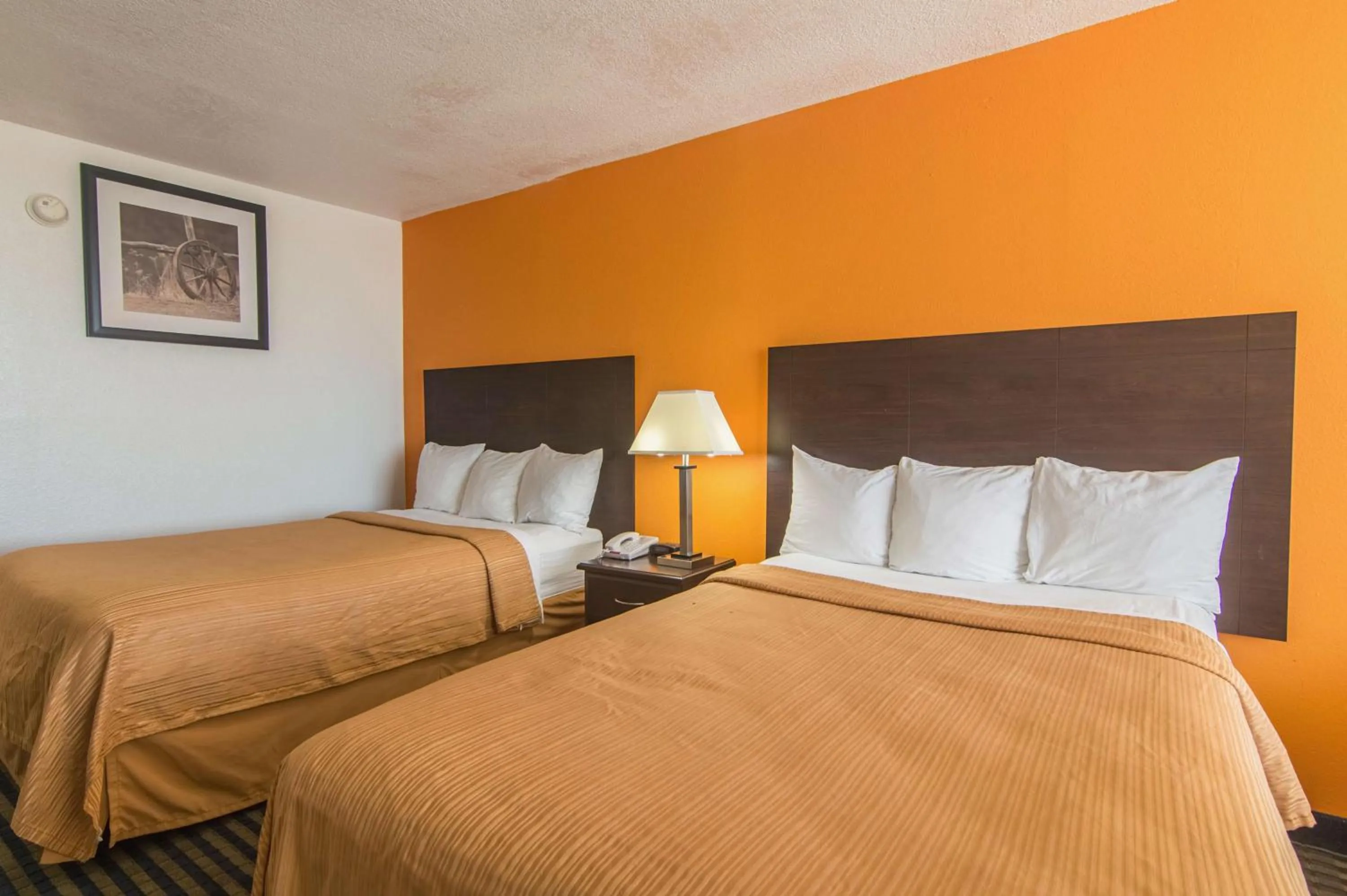 Photo of the whole room, Bed in Motel 6-Liberal, KS