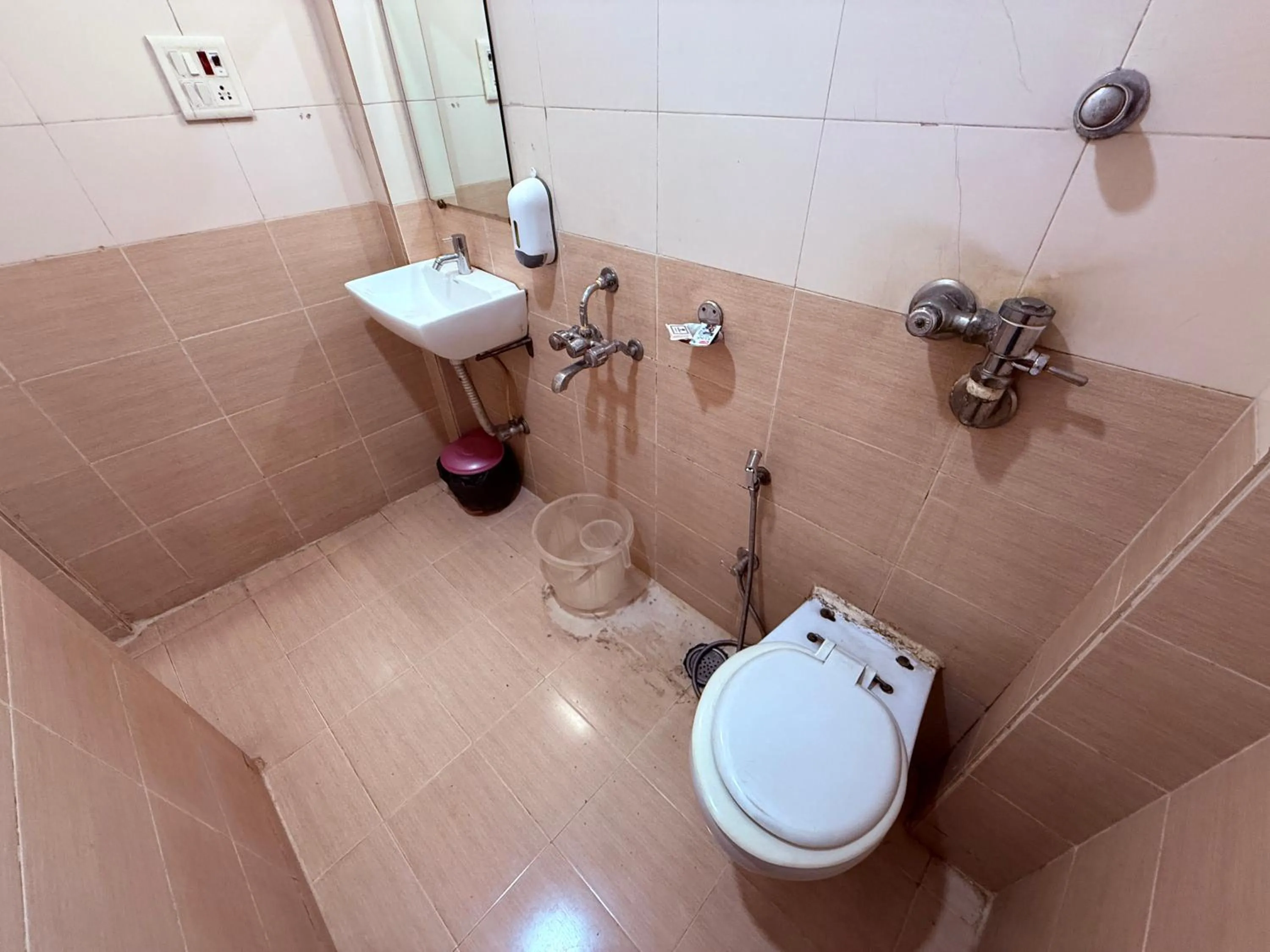 Toilet in Hotel Alka Residency