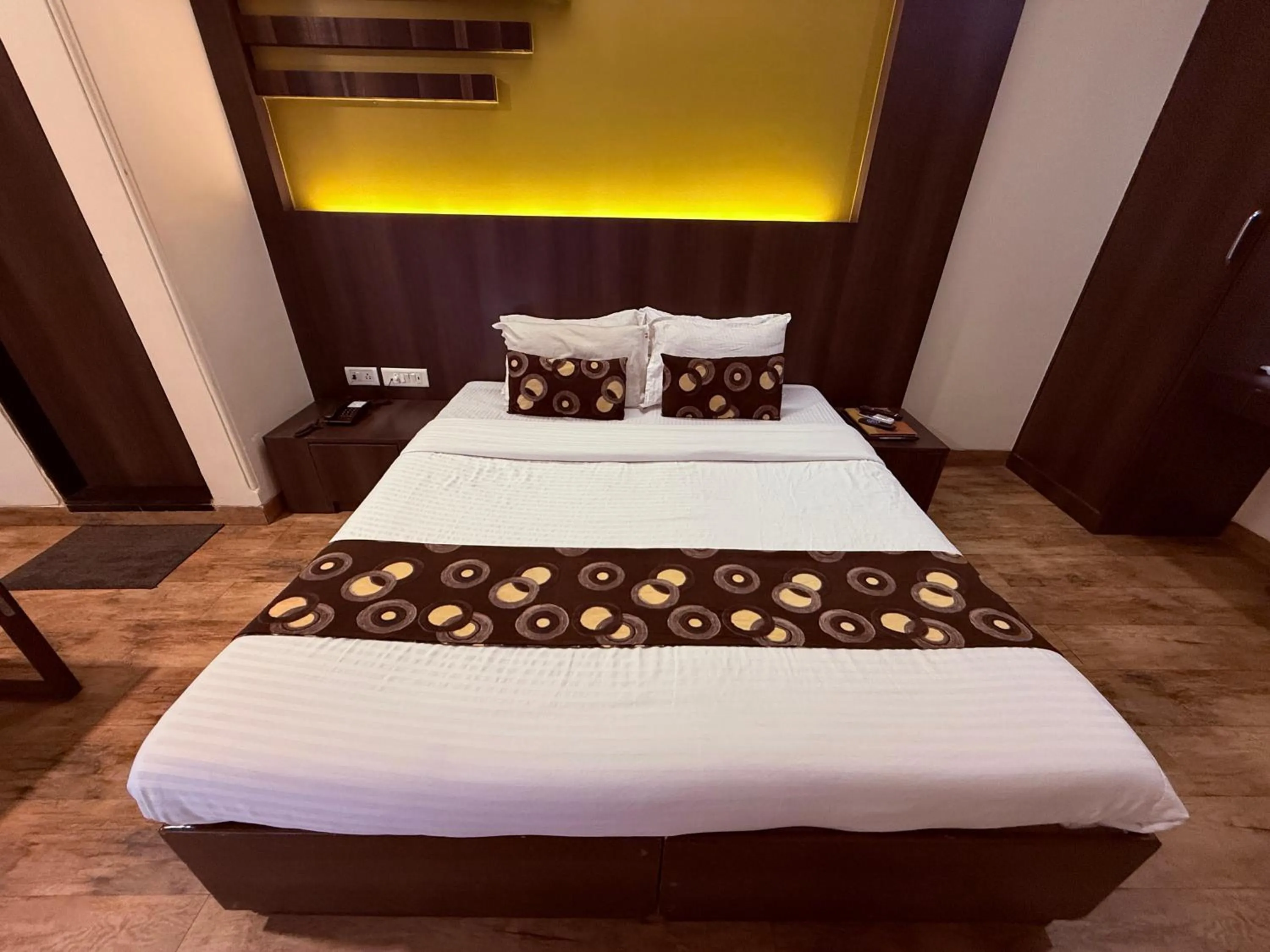 Bed in Hotel Alka Residency