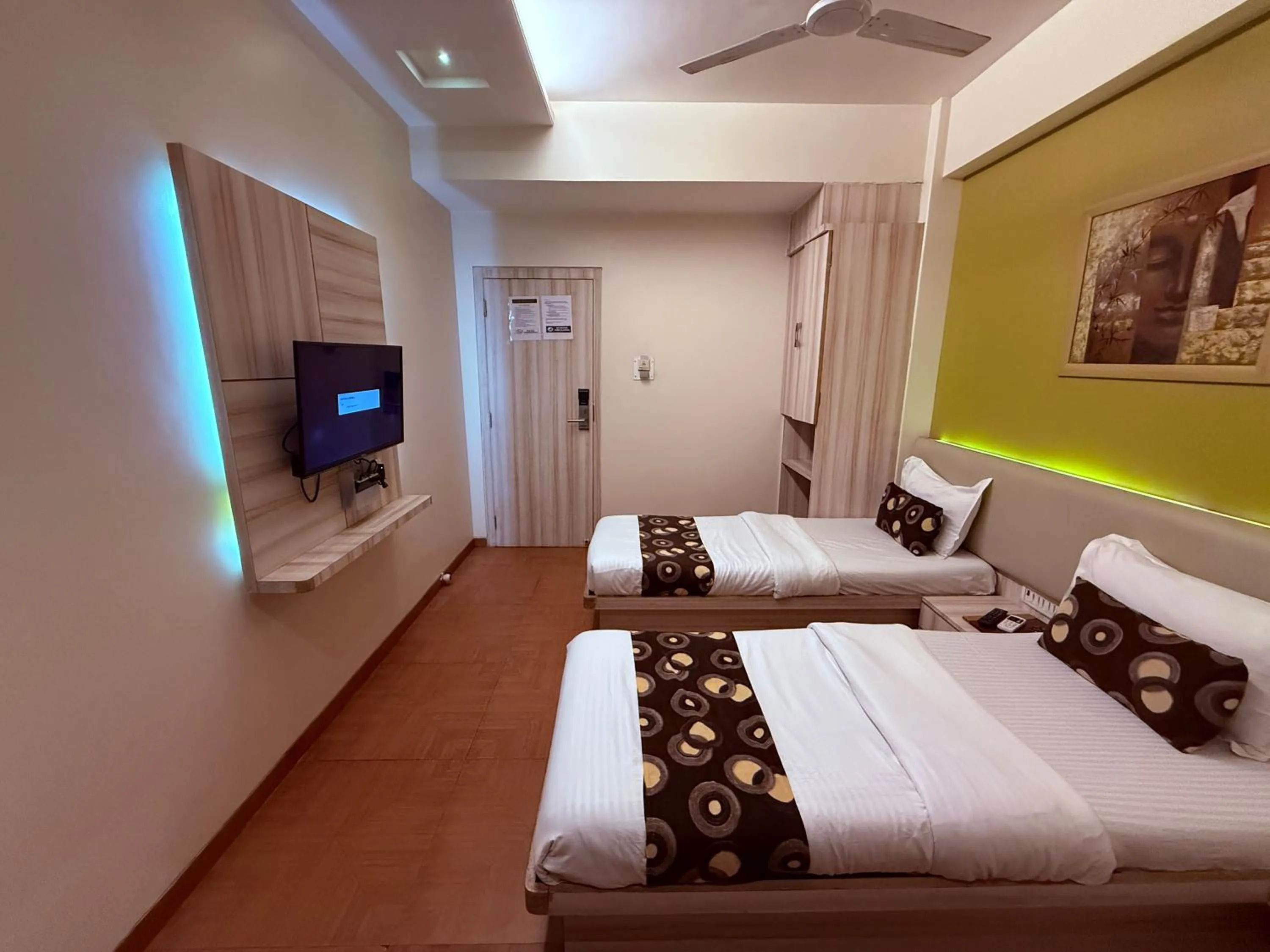 Bed in Hotel Alka Residency