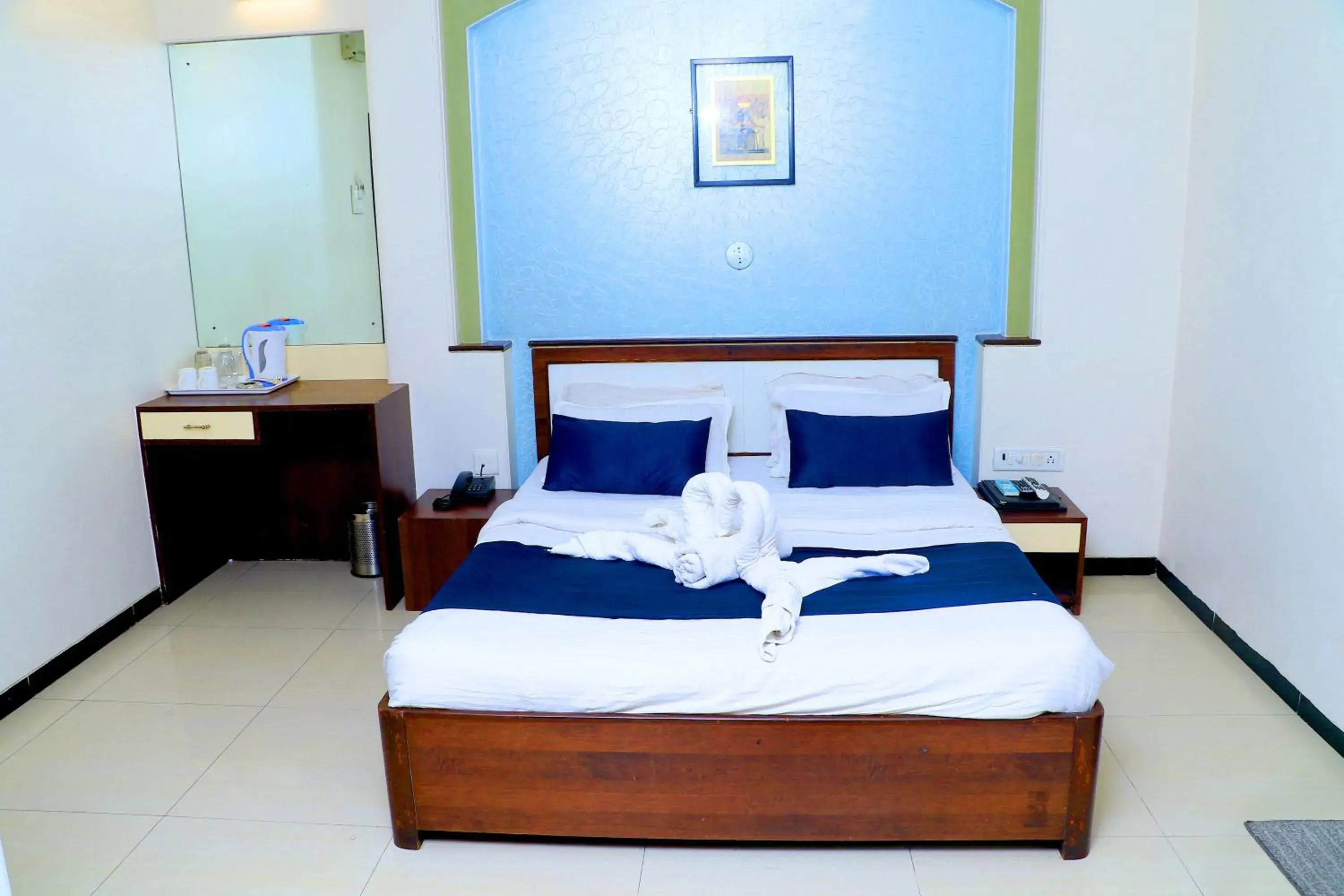 Deluxe Double Room - single occupancy in Hotel Alka Residency Deluxe Double Room - single occupancy in Hotel Alka Residency