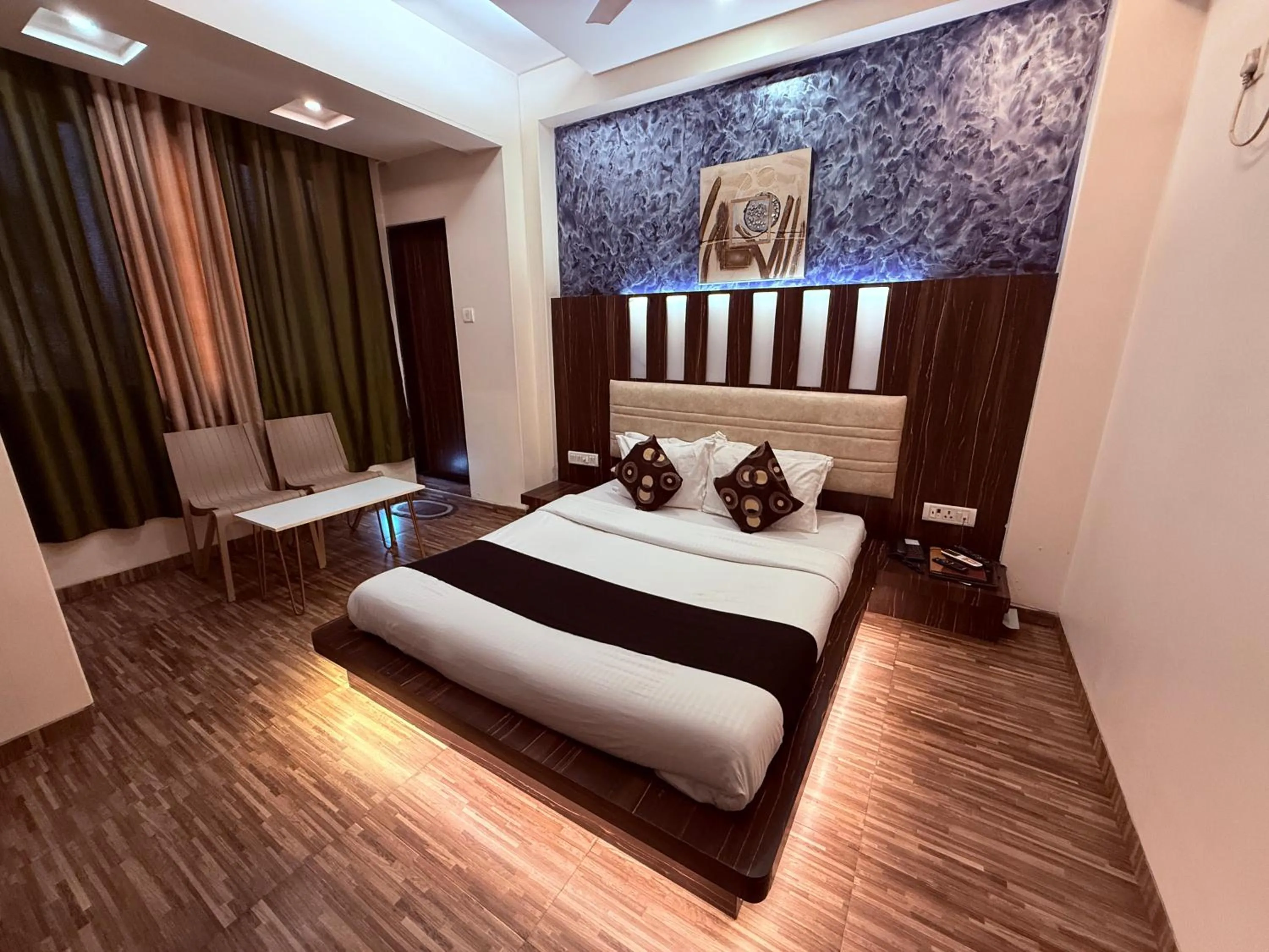 Bed in Hotel Alka Residency
