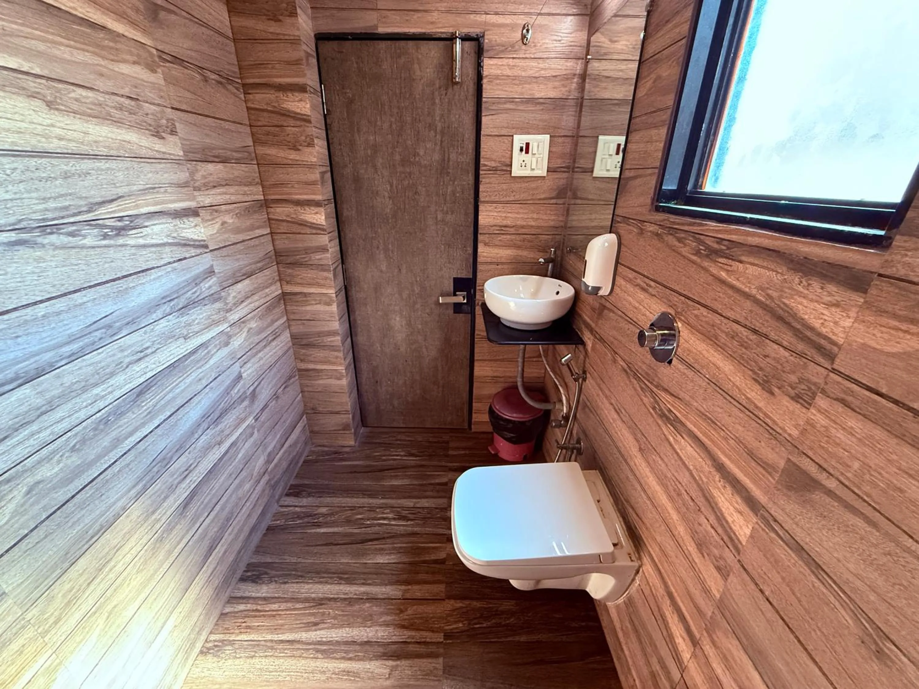 Toilet in Hotel Alka Residency