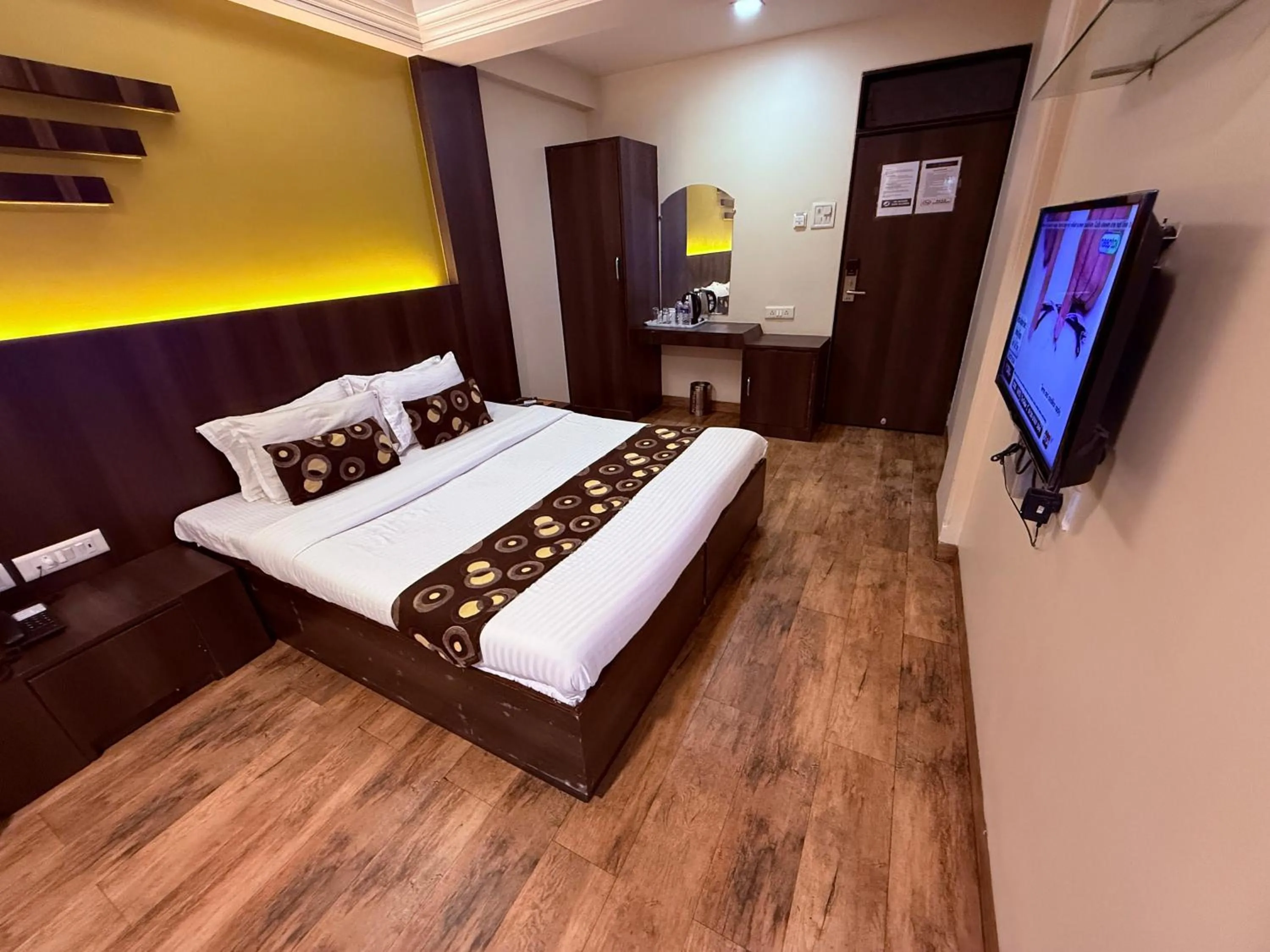 Bed in Hotel Alka Residency