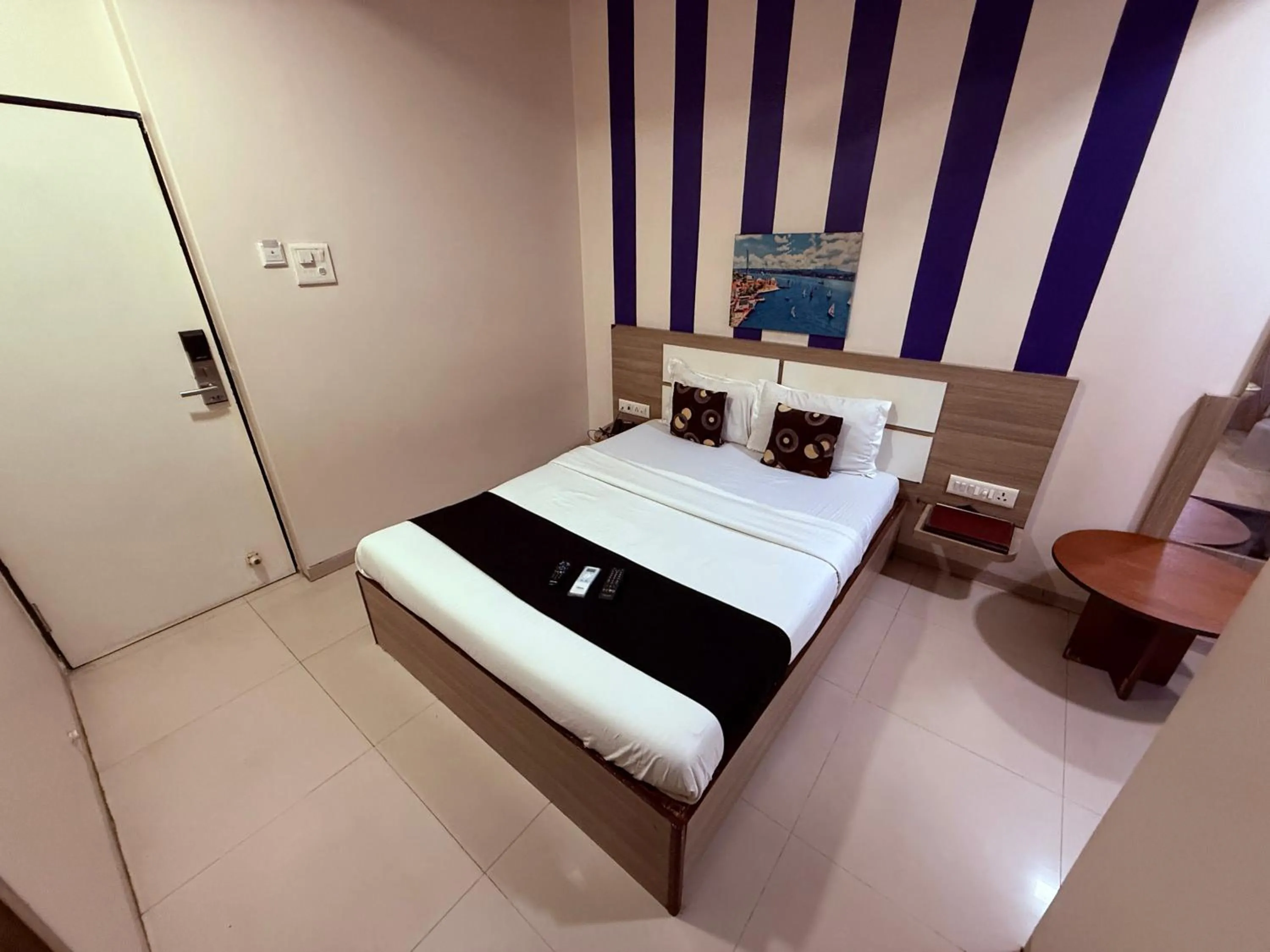 Bed in Hotel Alka Residency