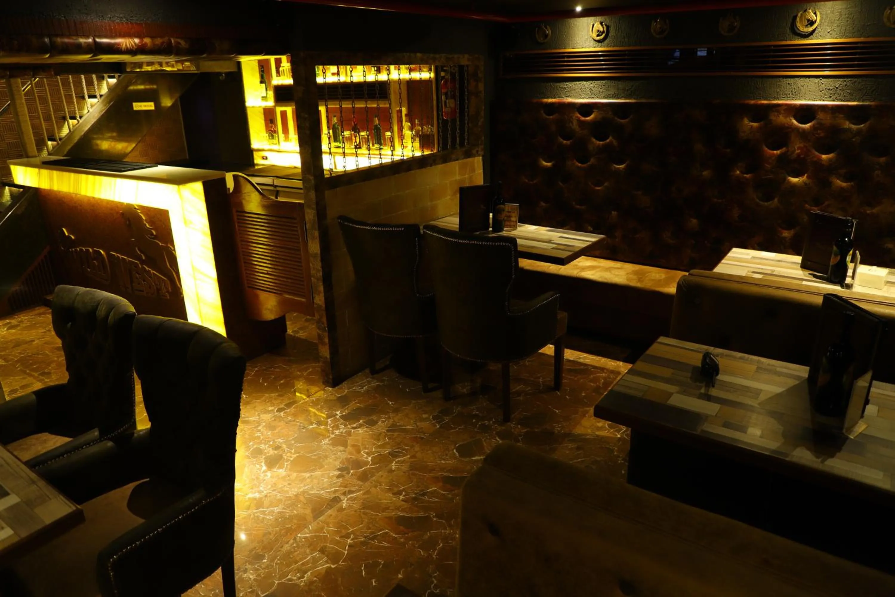 Restaurant/places to eat in Hotel Alka Residency