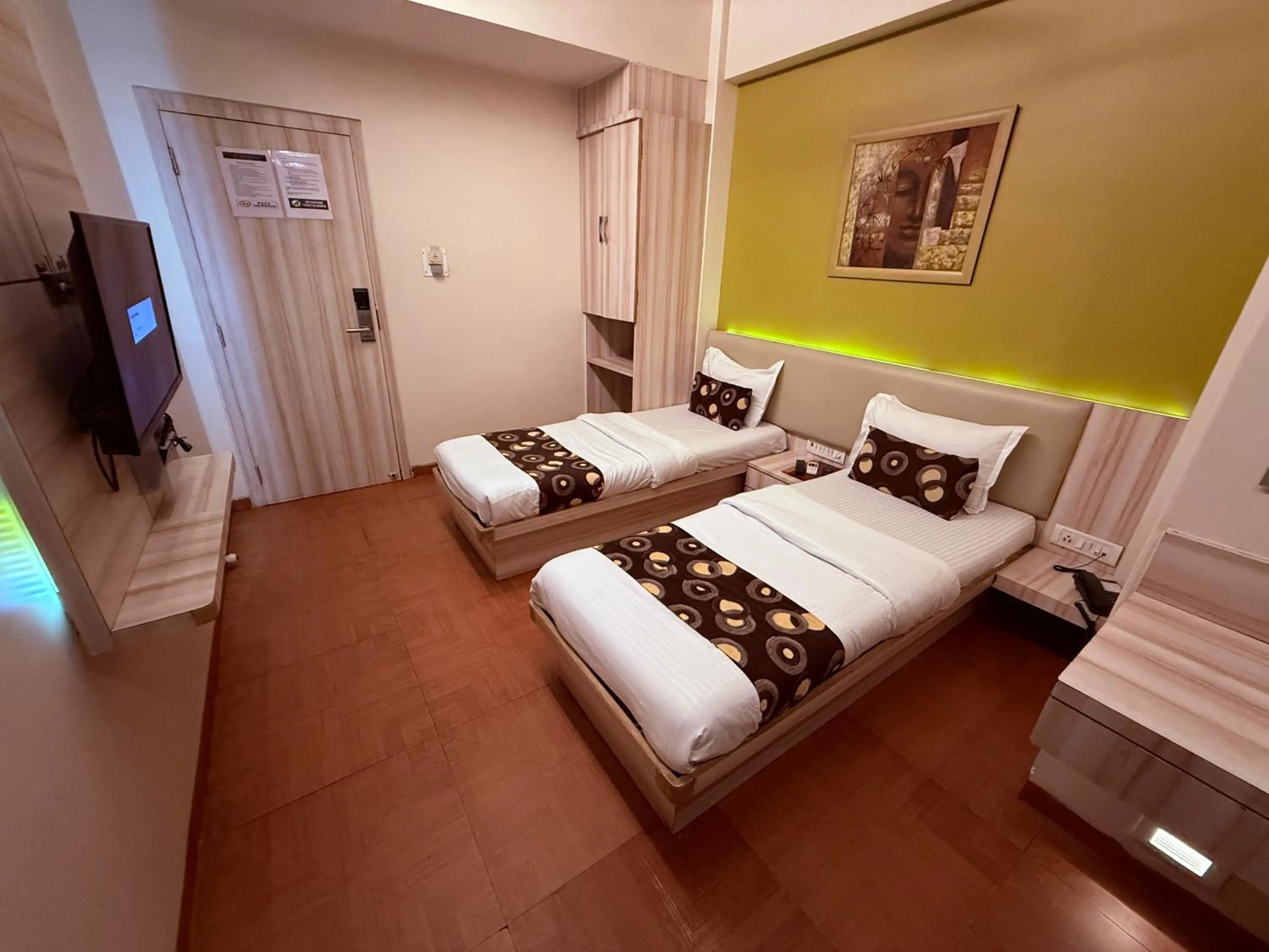 Bed in Hotel Alka Residency
