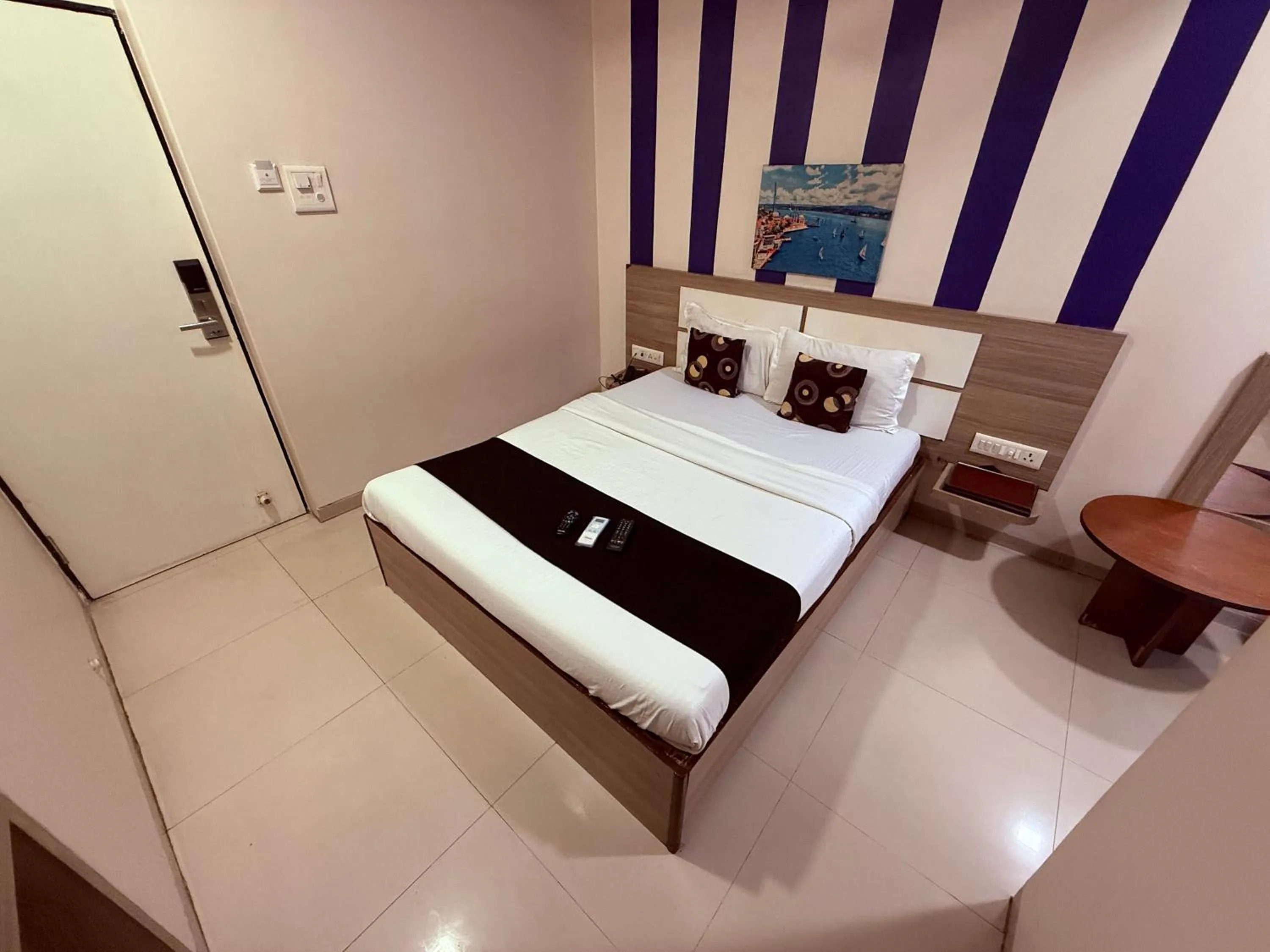 Bed in Hotel Alka Residency