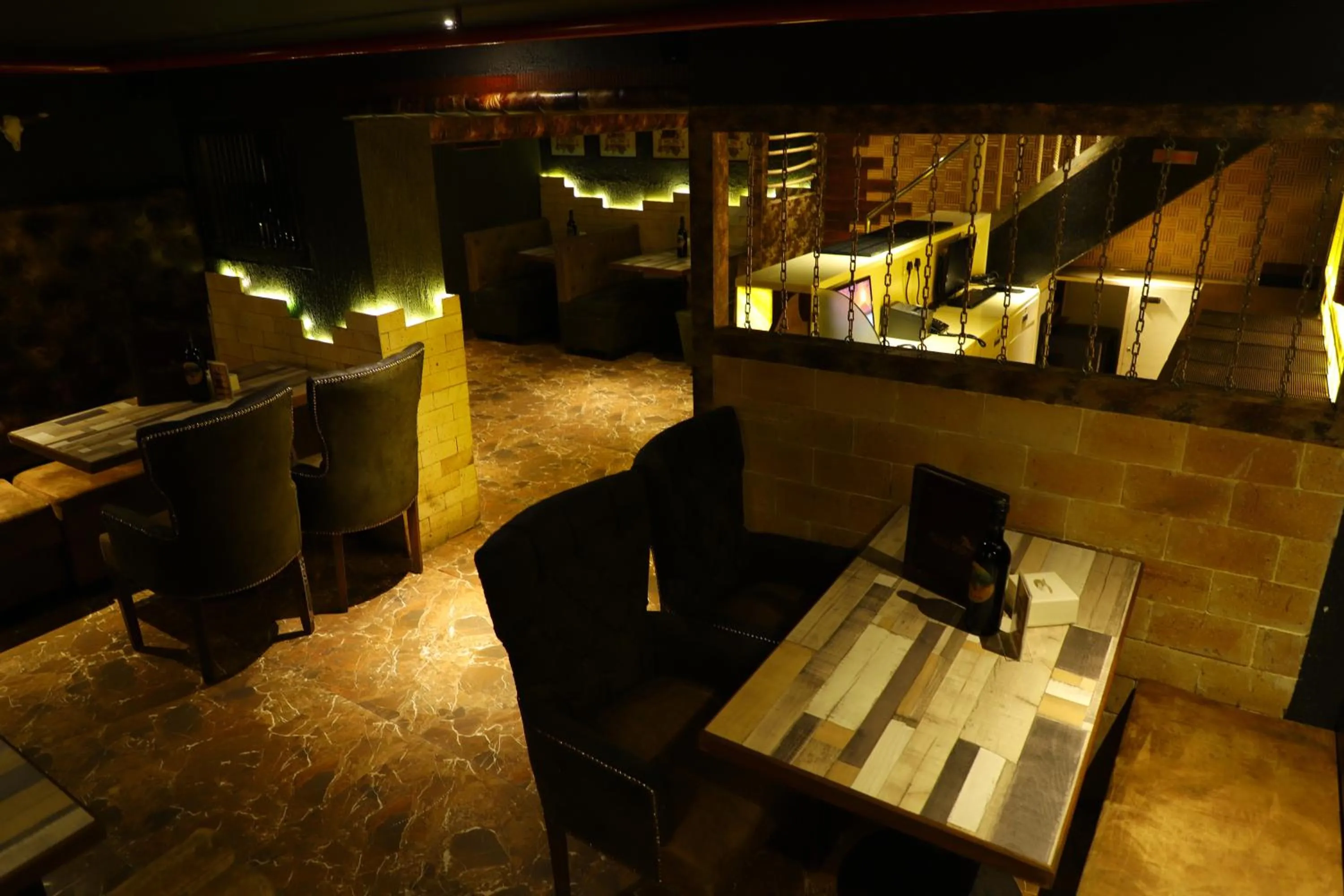 Restaurant/places to eat in Hotel Alka Residency