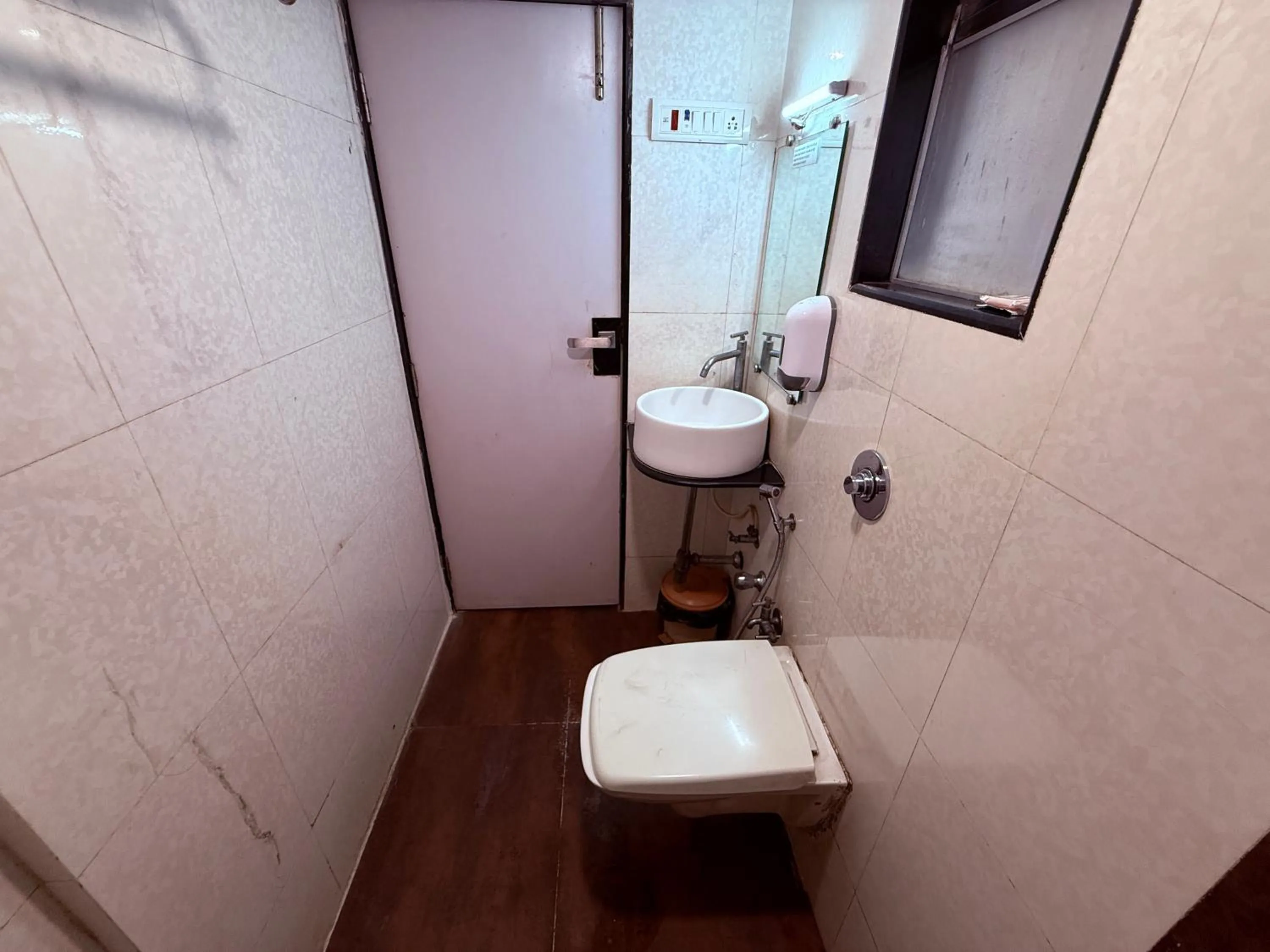 Shower in Hotel Alka Residency