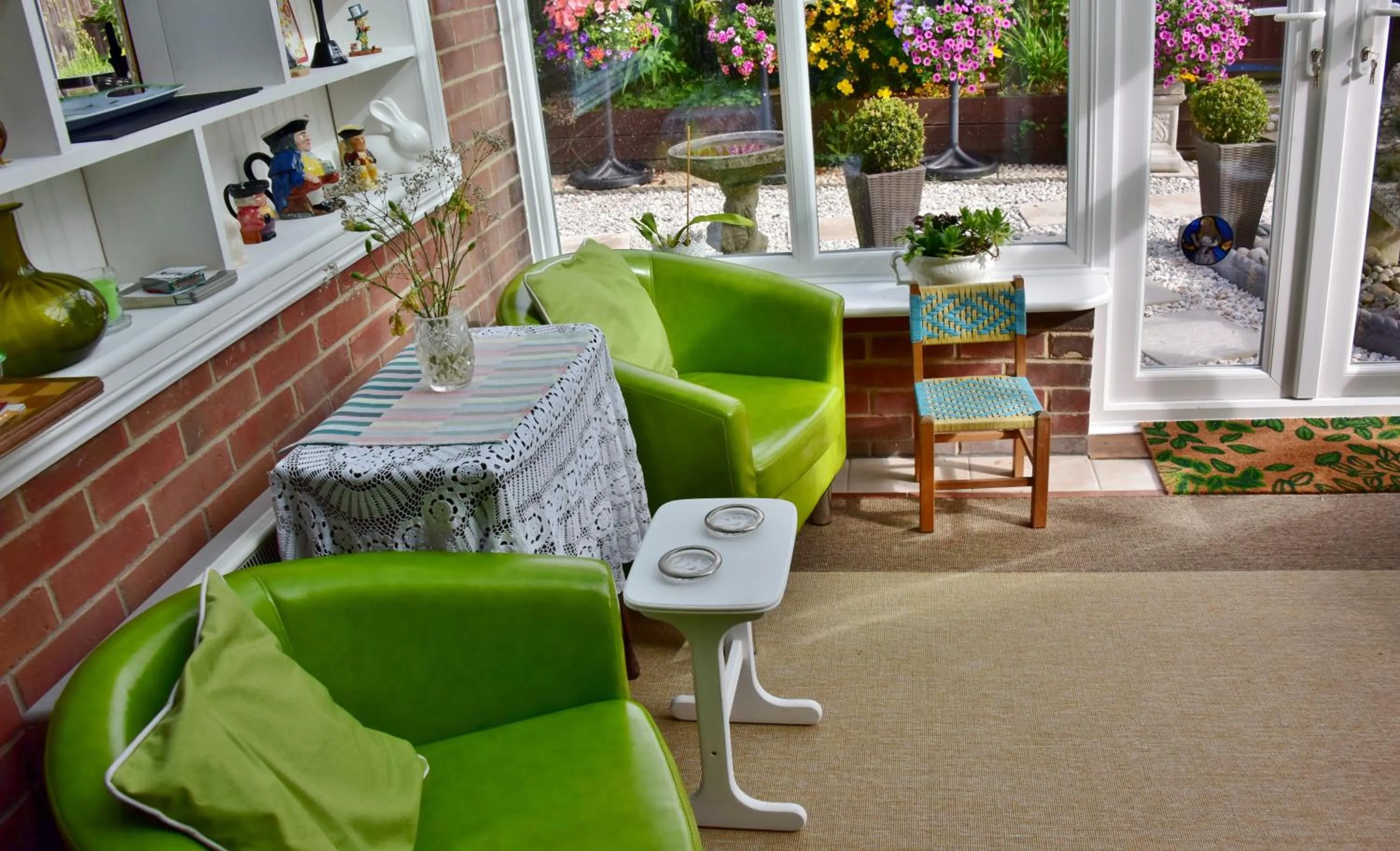 Communal lounge/ TV room in Rosedale Bed and Breakfast