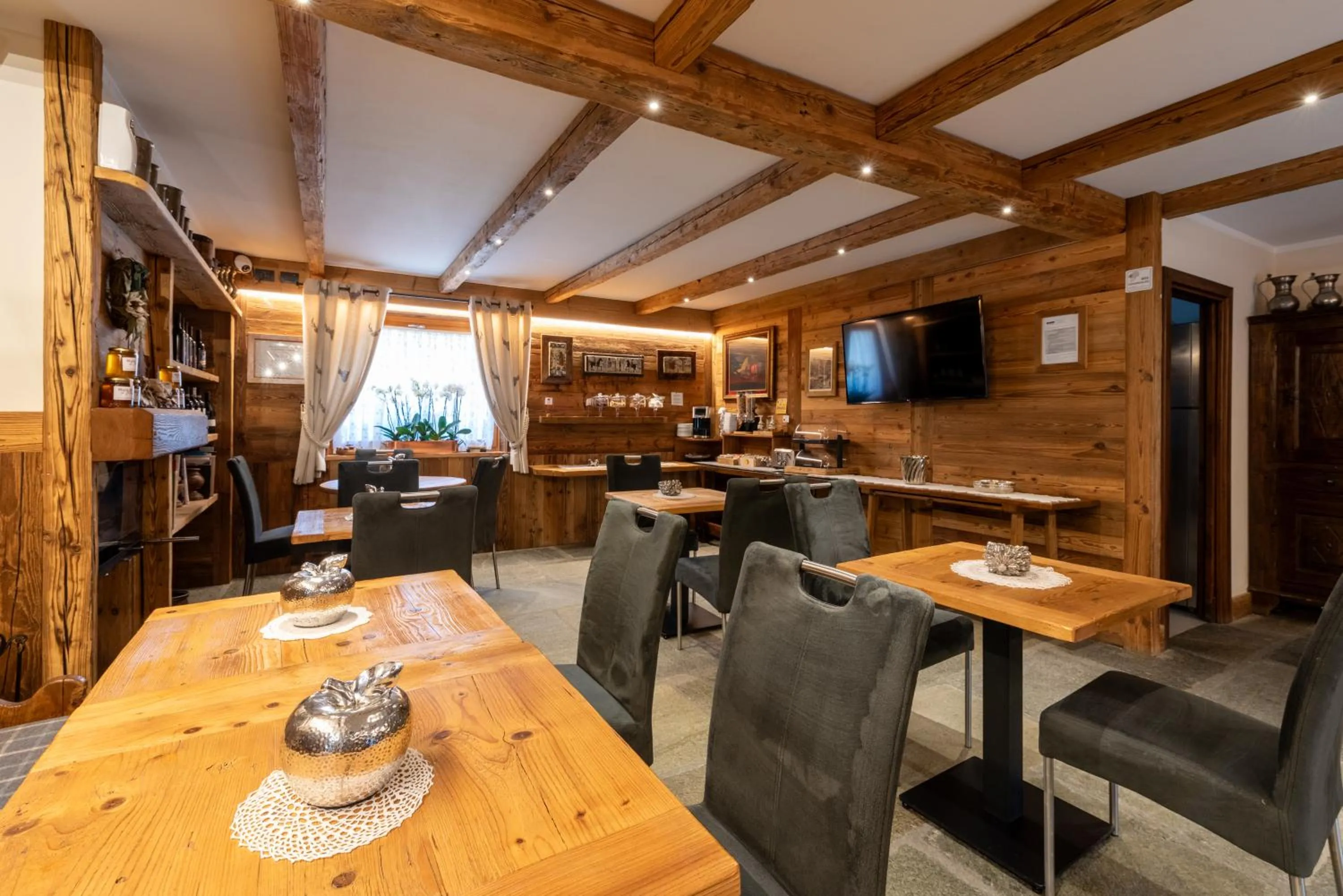 Lounge or bar in L'Abri des Amis