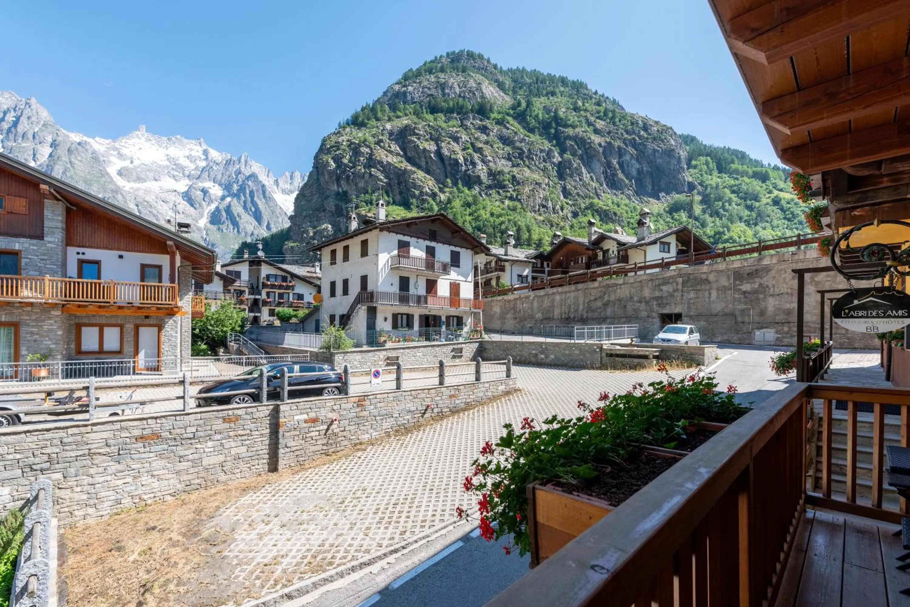 Day in L'Abri des Amis