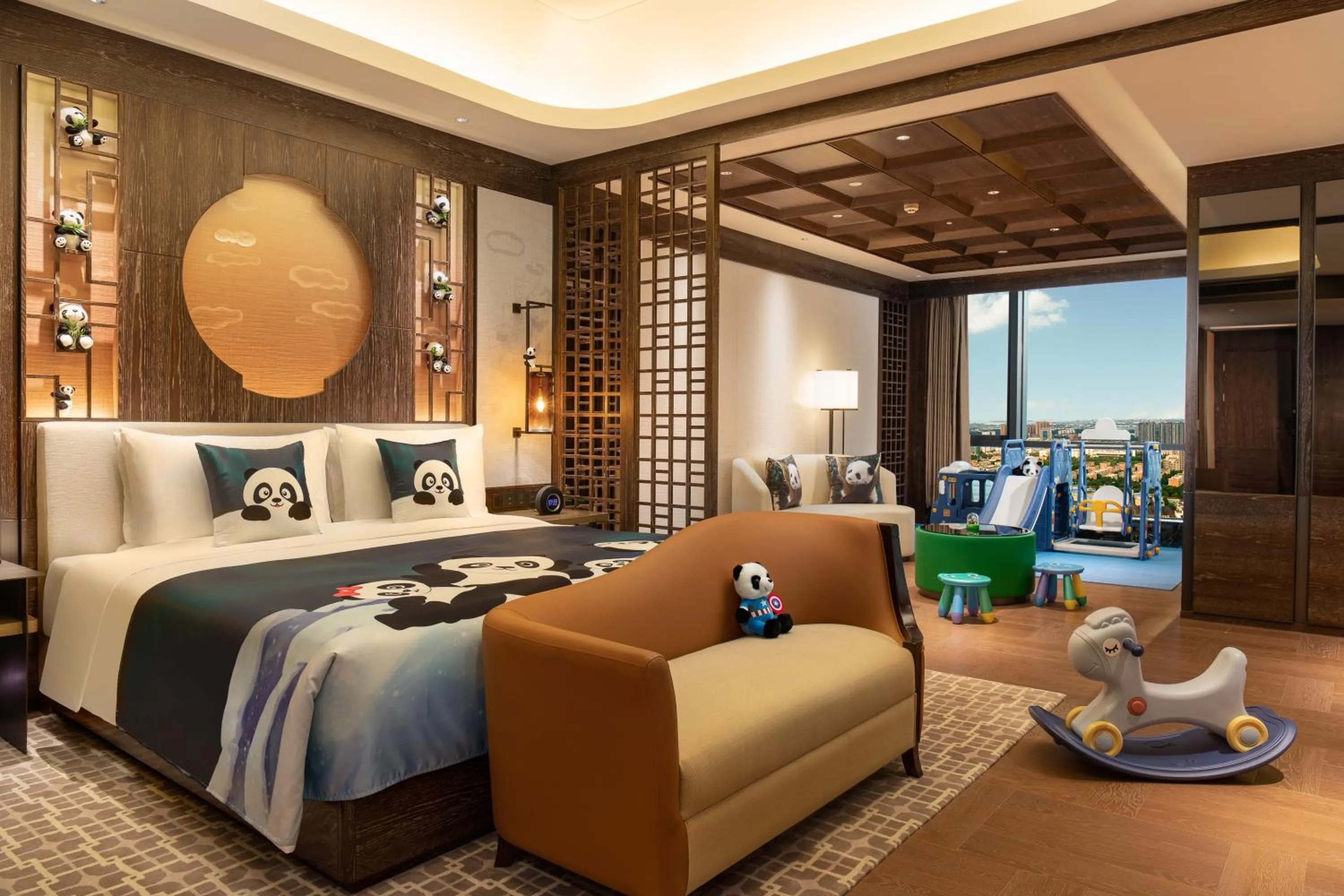 Photo of the whole room, Bed in CYNN XANADU Hotel Chengdu