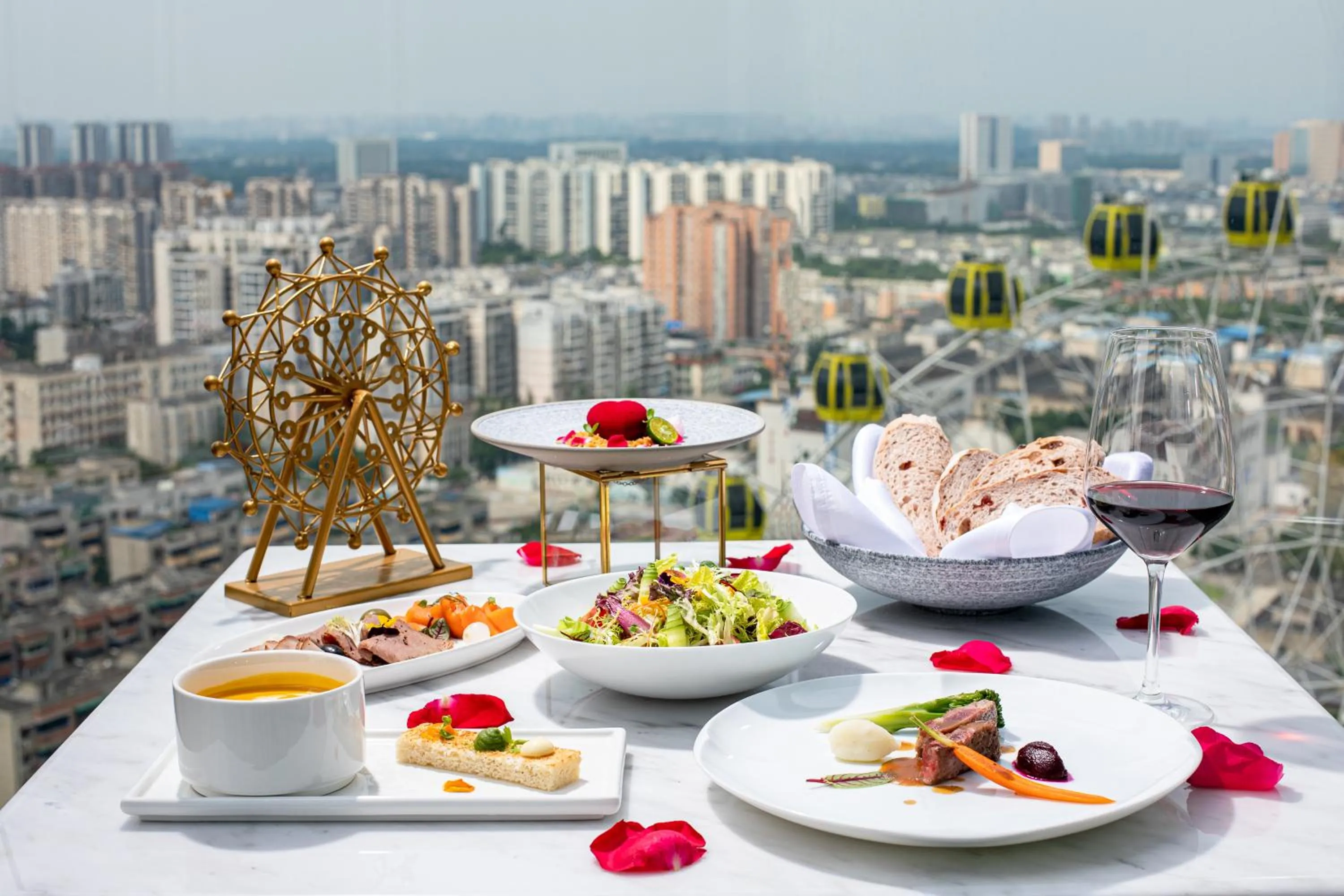 Restaurant/places to eat in CYNN XANADU Hotel Chengdu