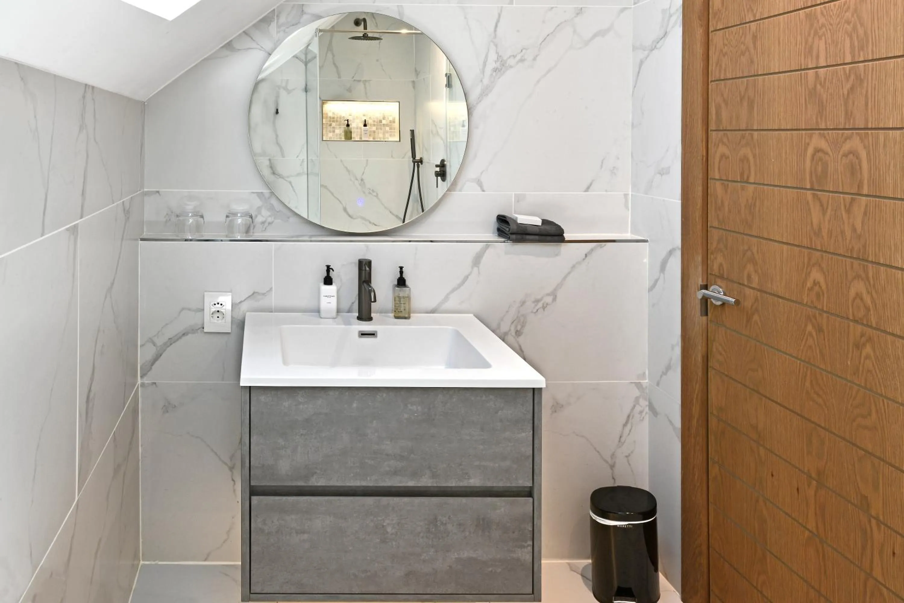 Shower in The Coach House