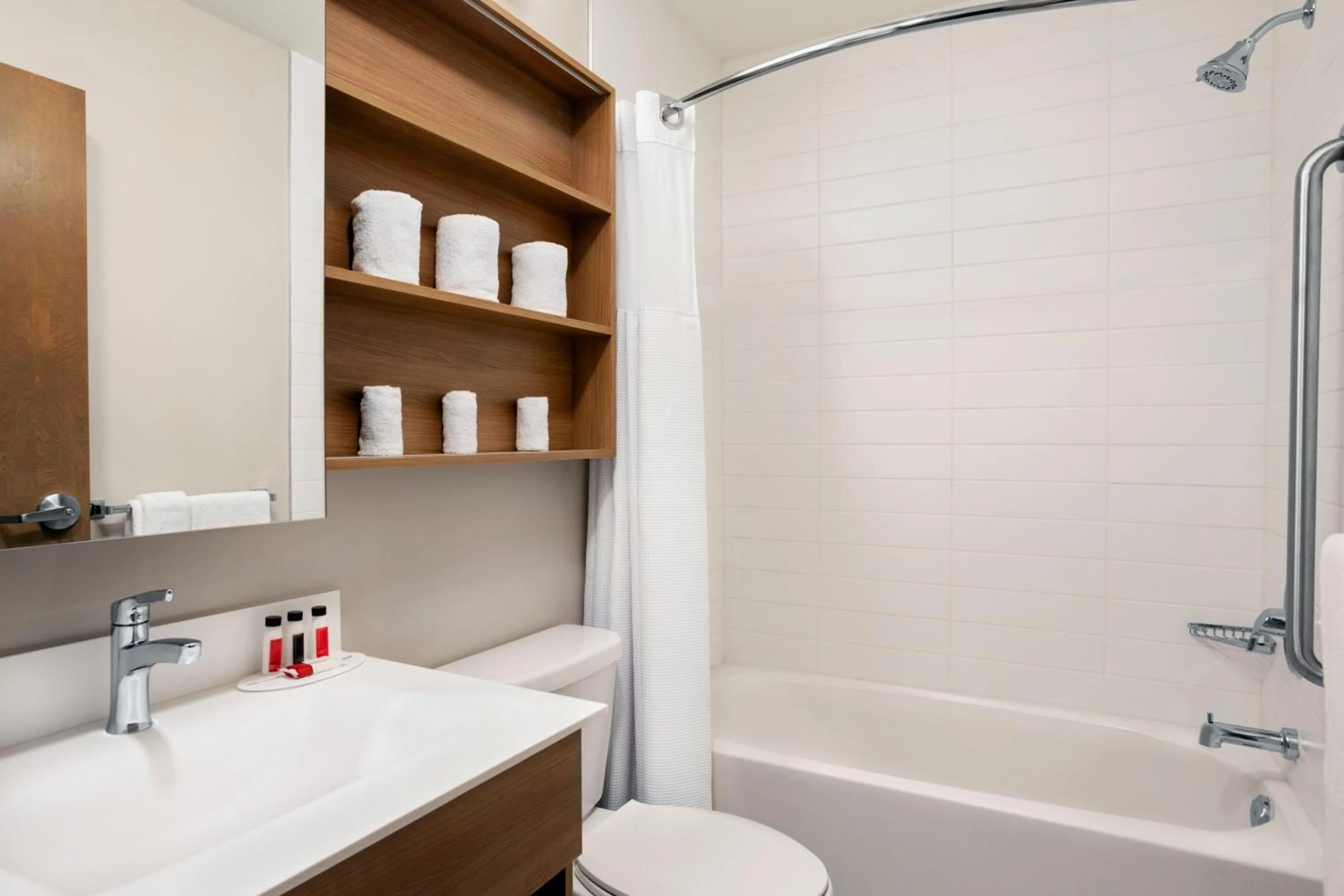 Shower in Microtel Inn & Suites by Wyndham Val-d Or