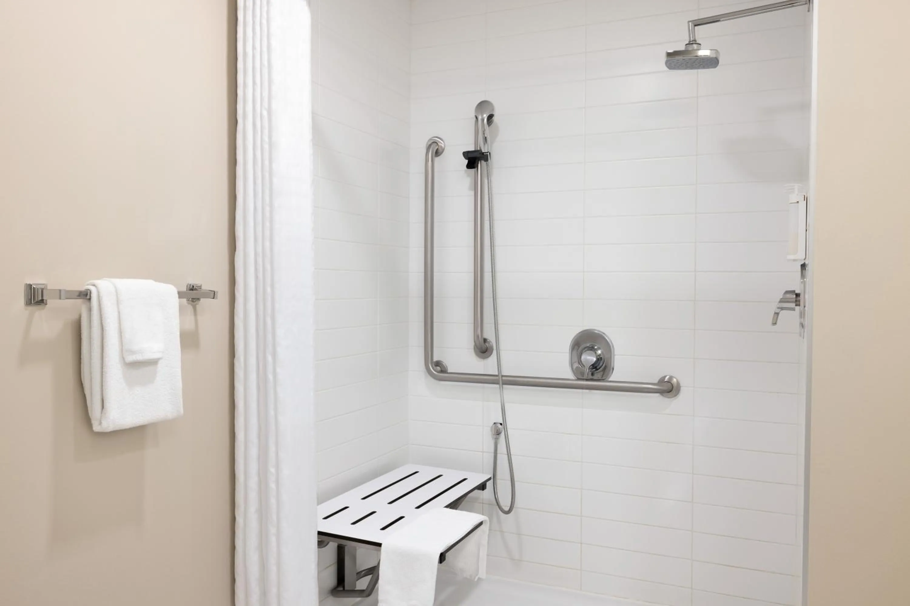 Shower in Microtel Inn & Suites by Wyndham Val-d Or