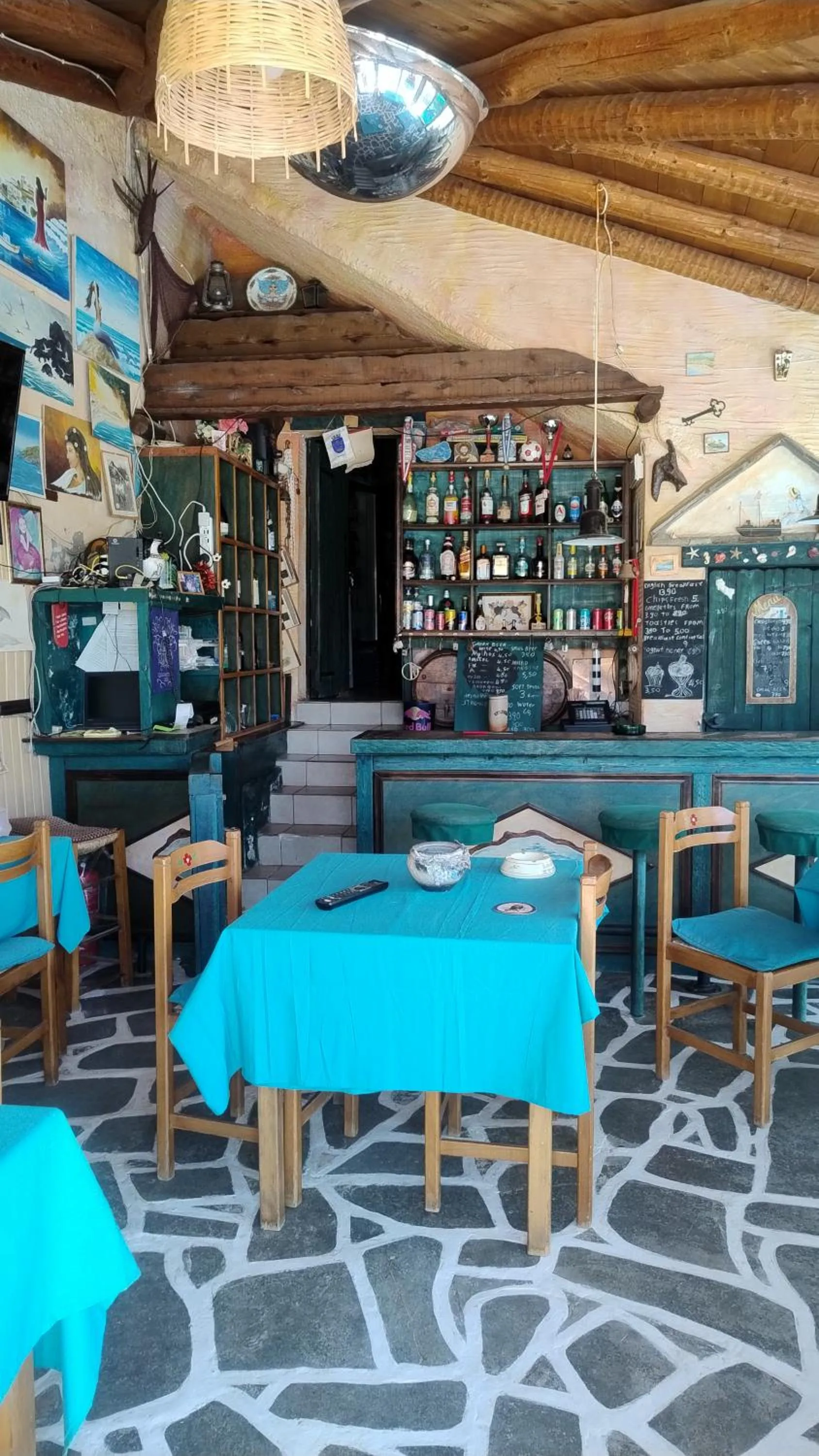 Restaurant/places to eat in Villa Rena