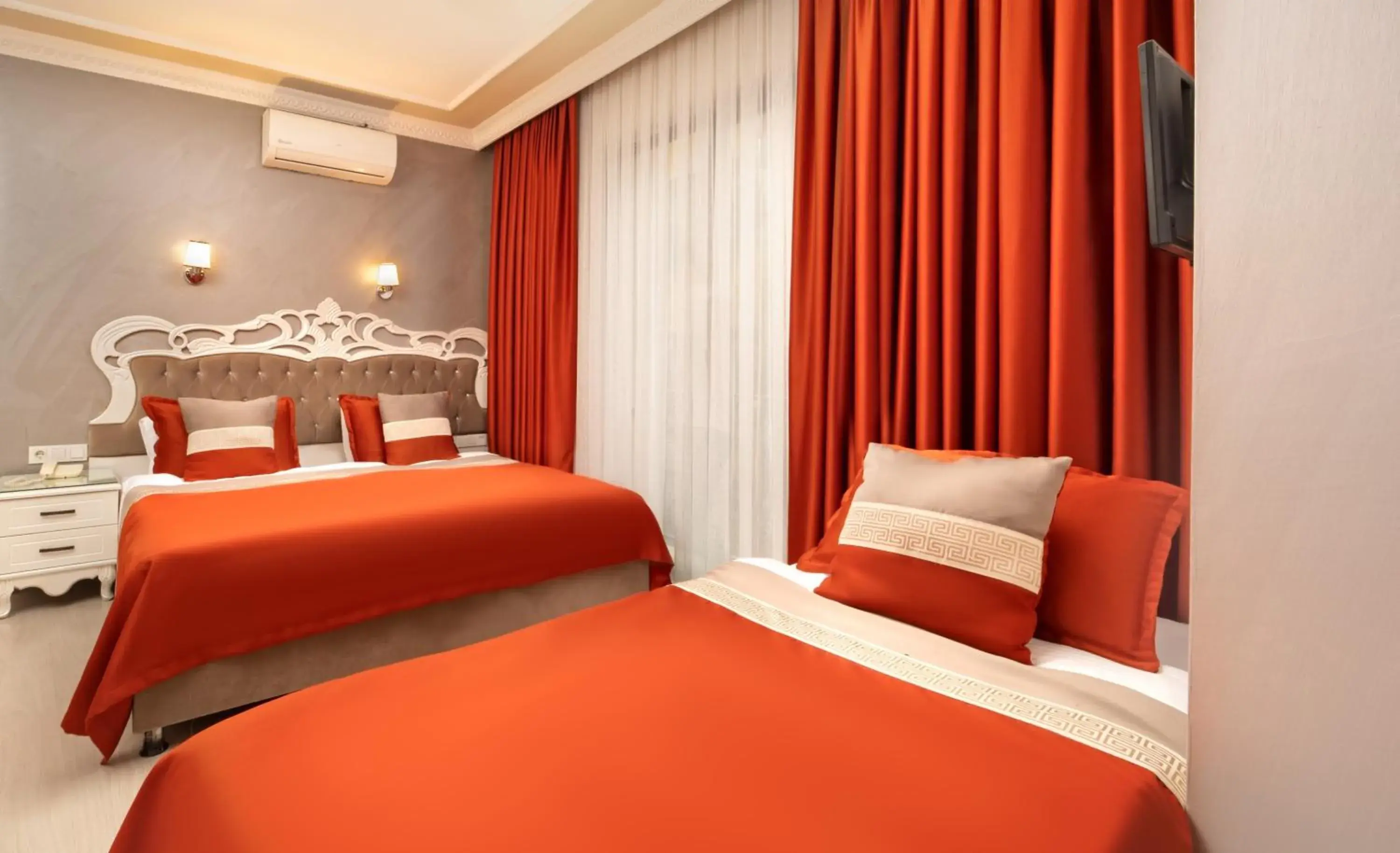 Budget Triple Room - Basement Floor in Deluxe Newport Hotel - Old City Budget Triple Room - Basement Floor in Deluxe Newport Hotel - Old City