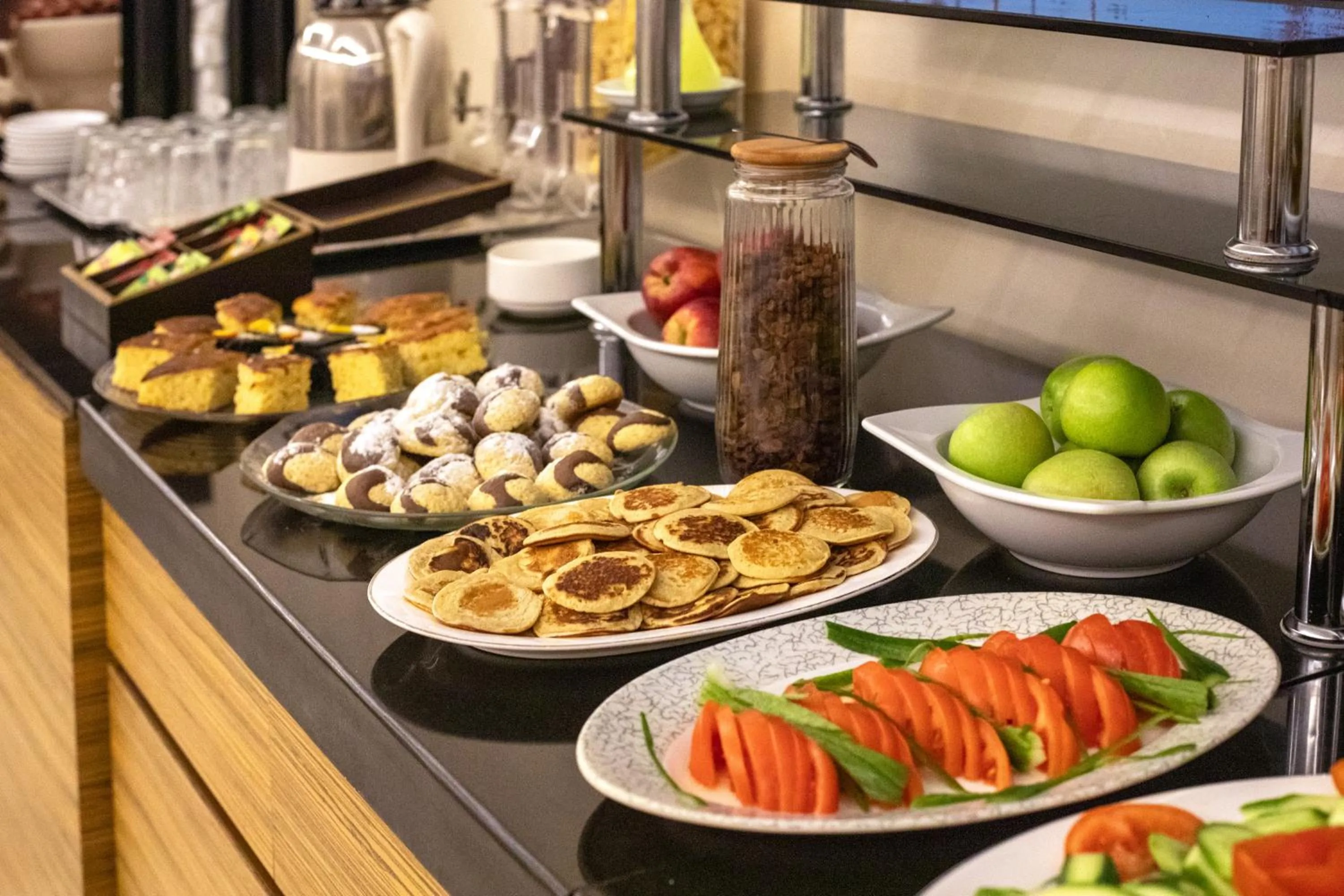 Buffet breakfast in Deluxe Newport Hotel - Old City