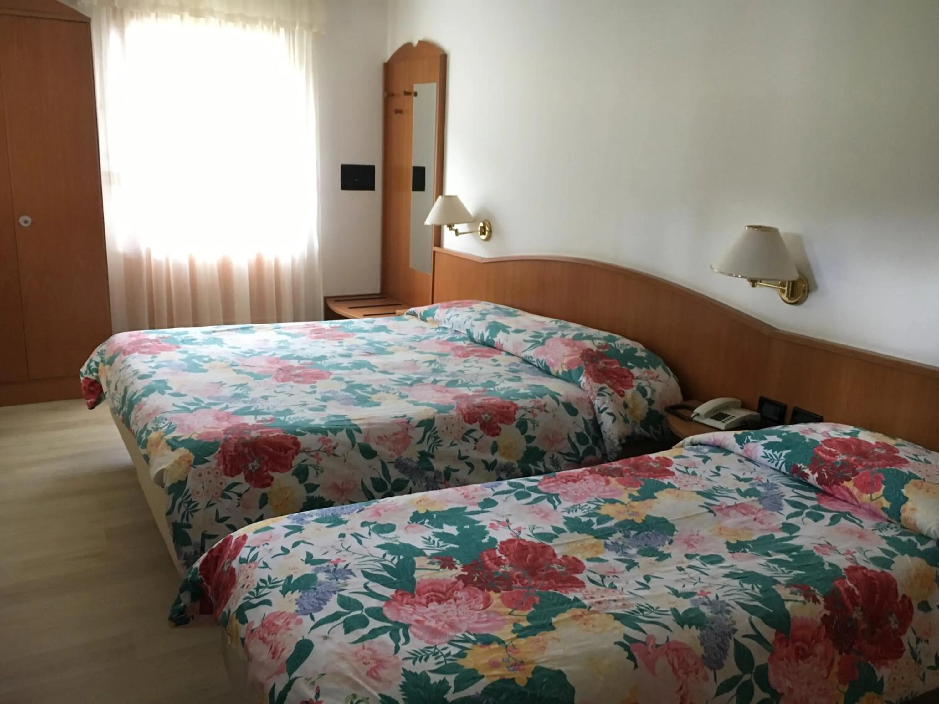 Bedroom, Bed in Garni Enrosadira