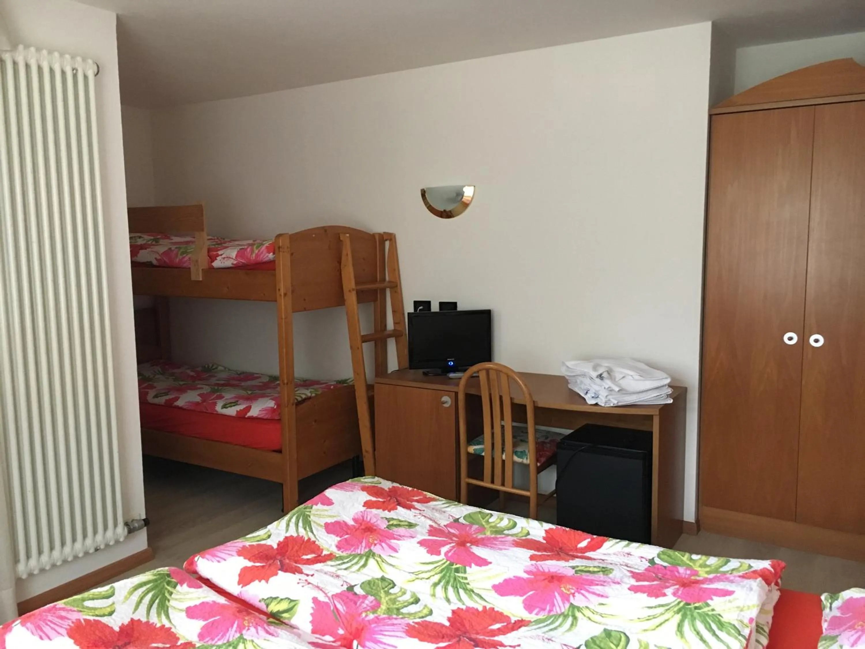 Bedroom, Bed in Garni Enrosadira