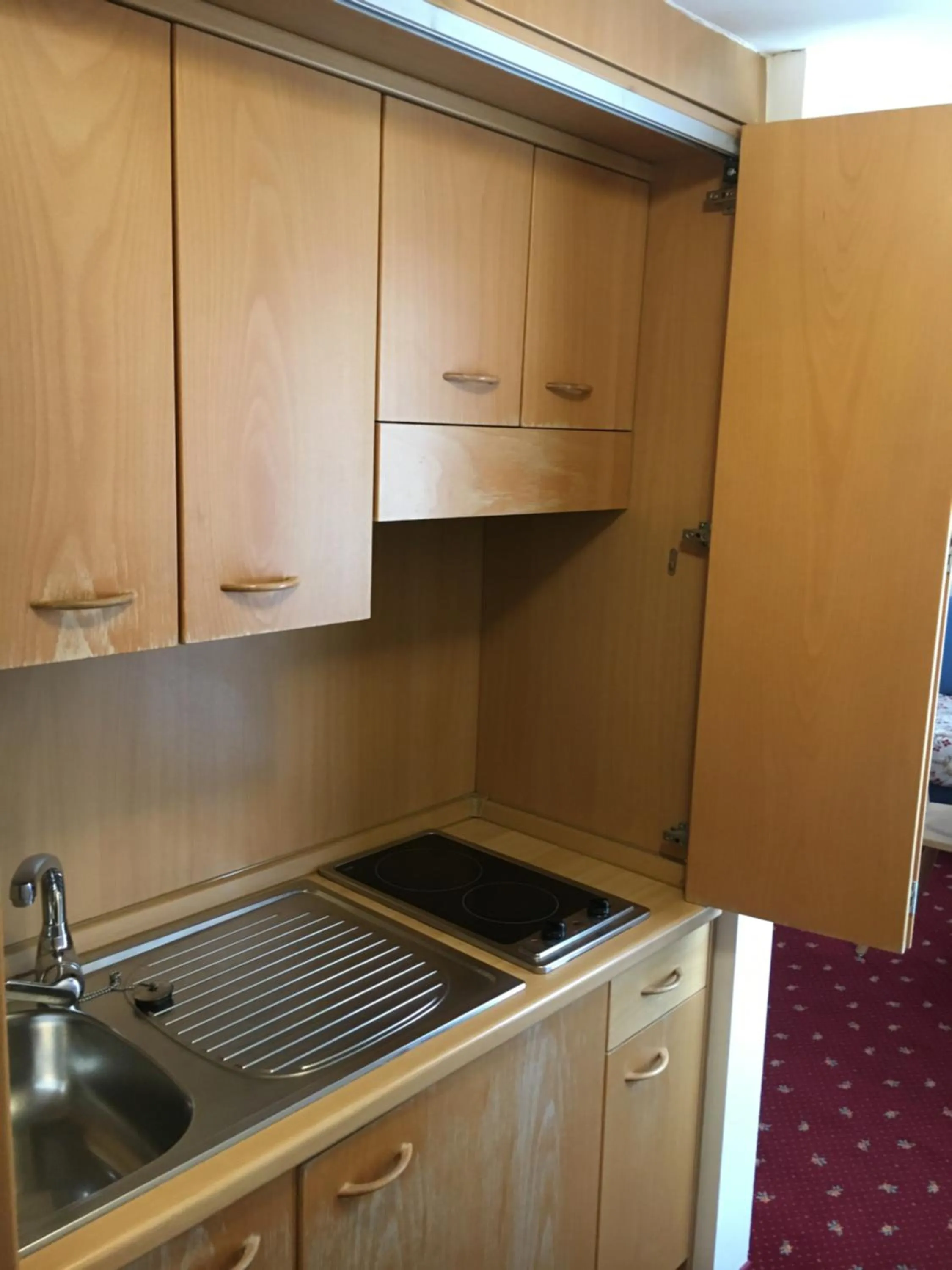 Kitchen or kitchenette in Garni Enrosadira