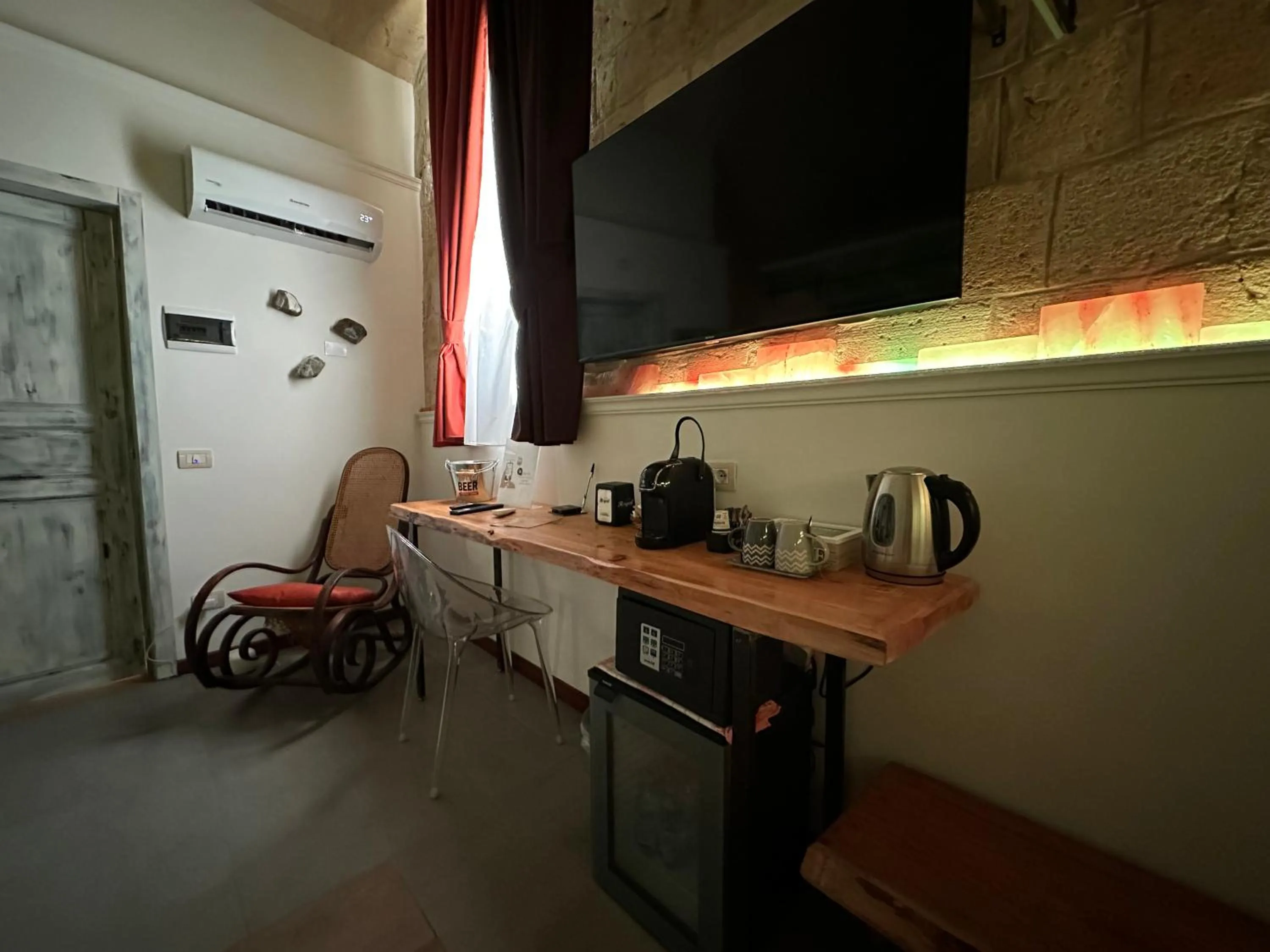 TV and multimedia in The Bridge Suites