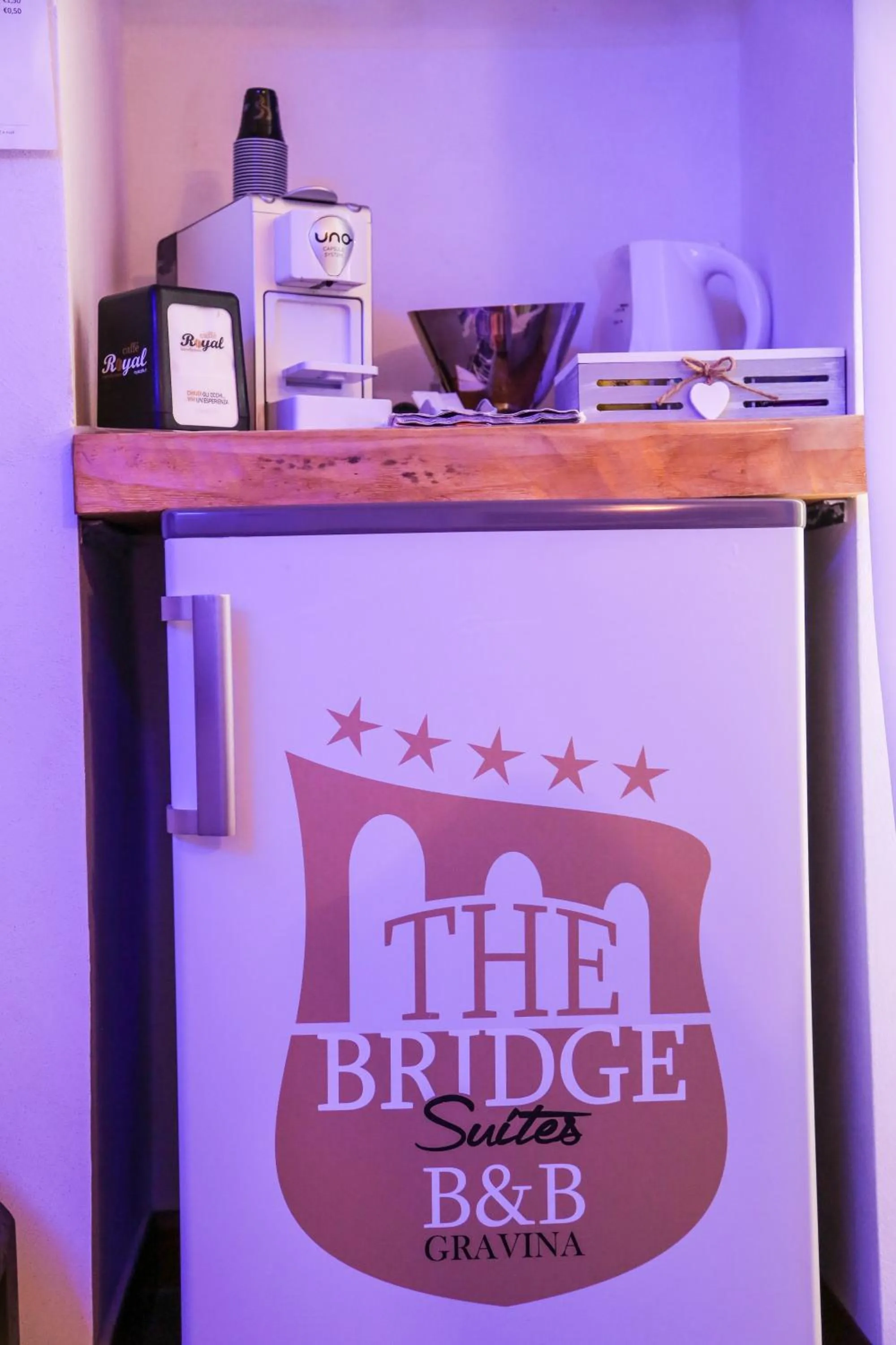 Coffee/tea facilities in The Bridge Suites
