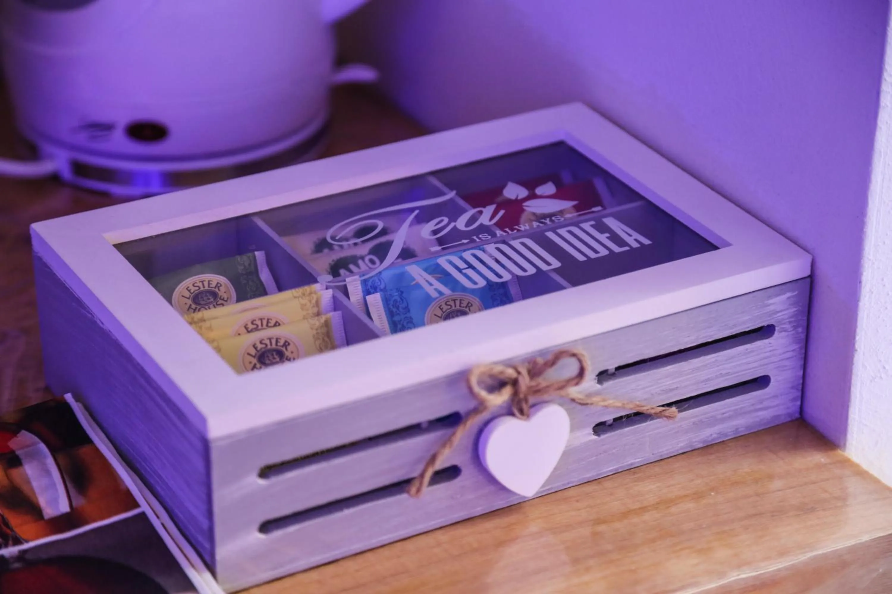 Coffee/tea facilities in The Bridge Suites
