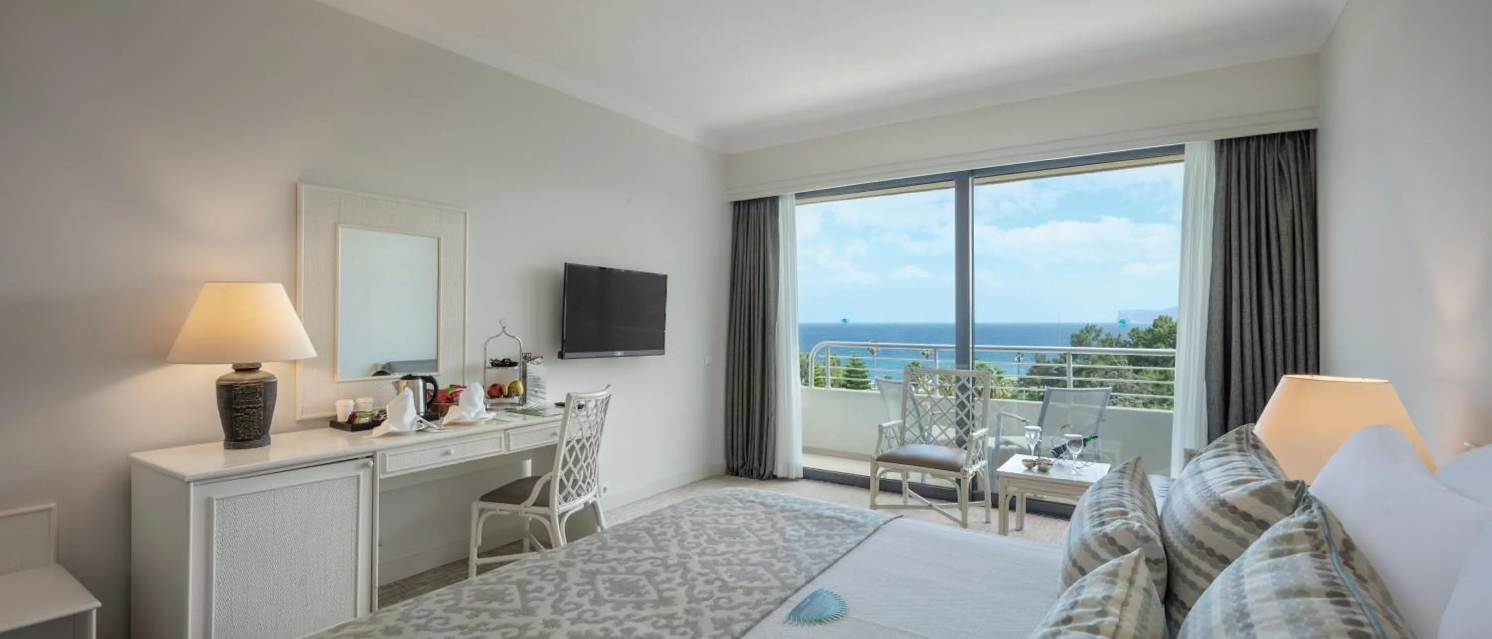 Bed in Mirage Park Resort-Ultra All Incl.