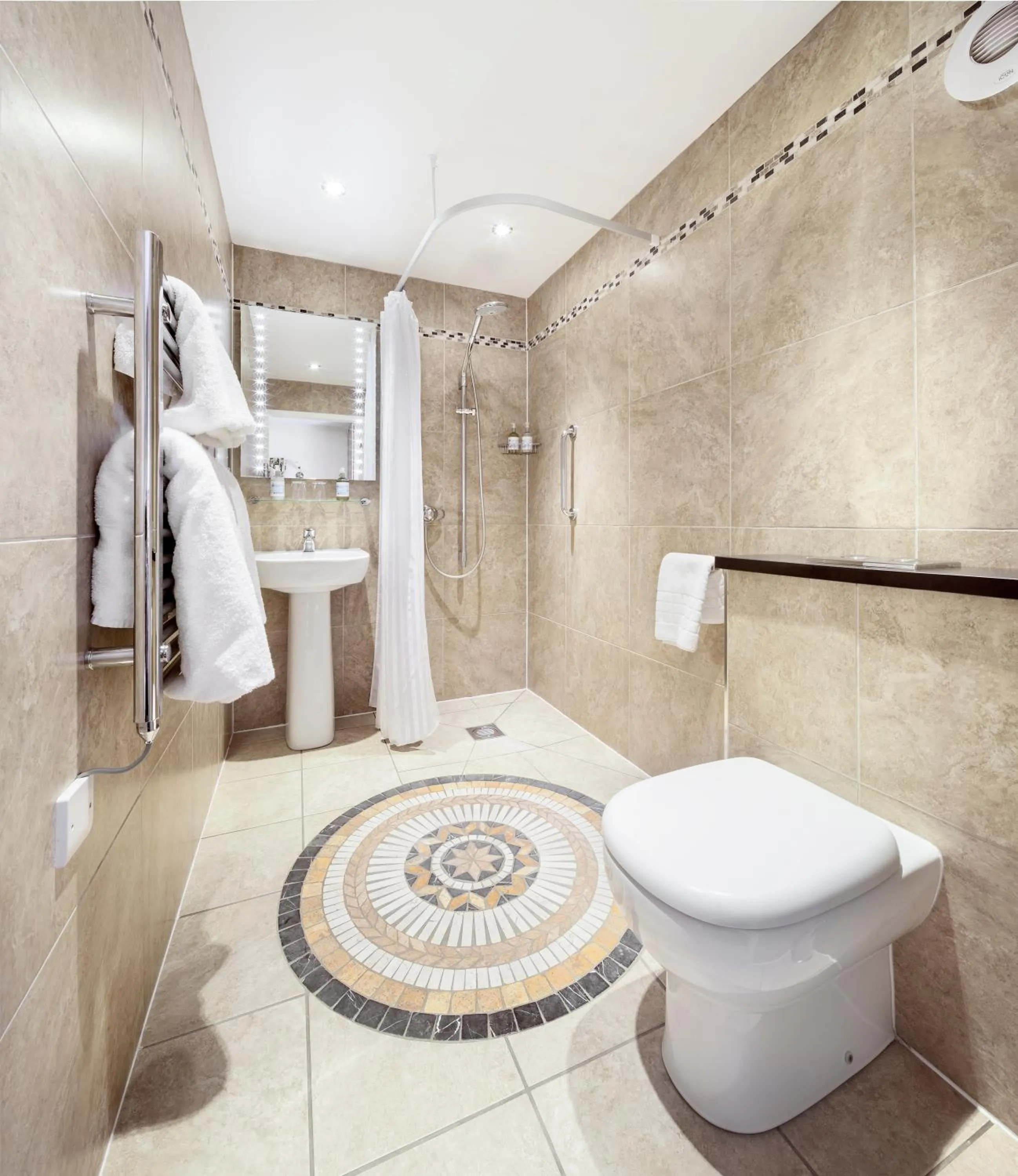 Shower in Hawksmoor Guest House