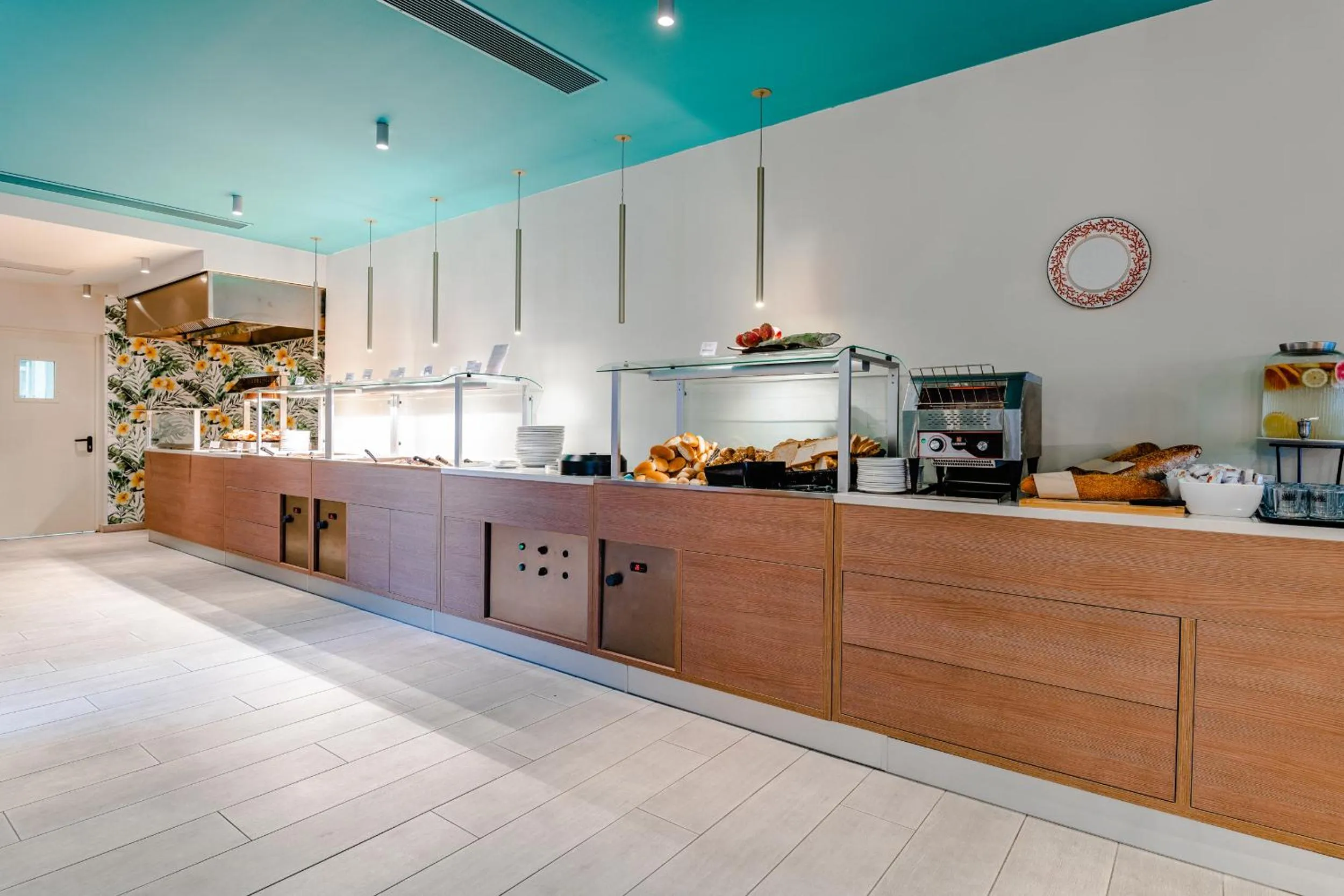 Restaurant/places to eat in Seaview Hotel - Adults Only 16 Plus