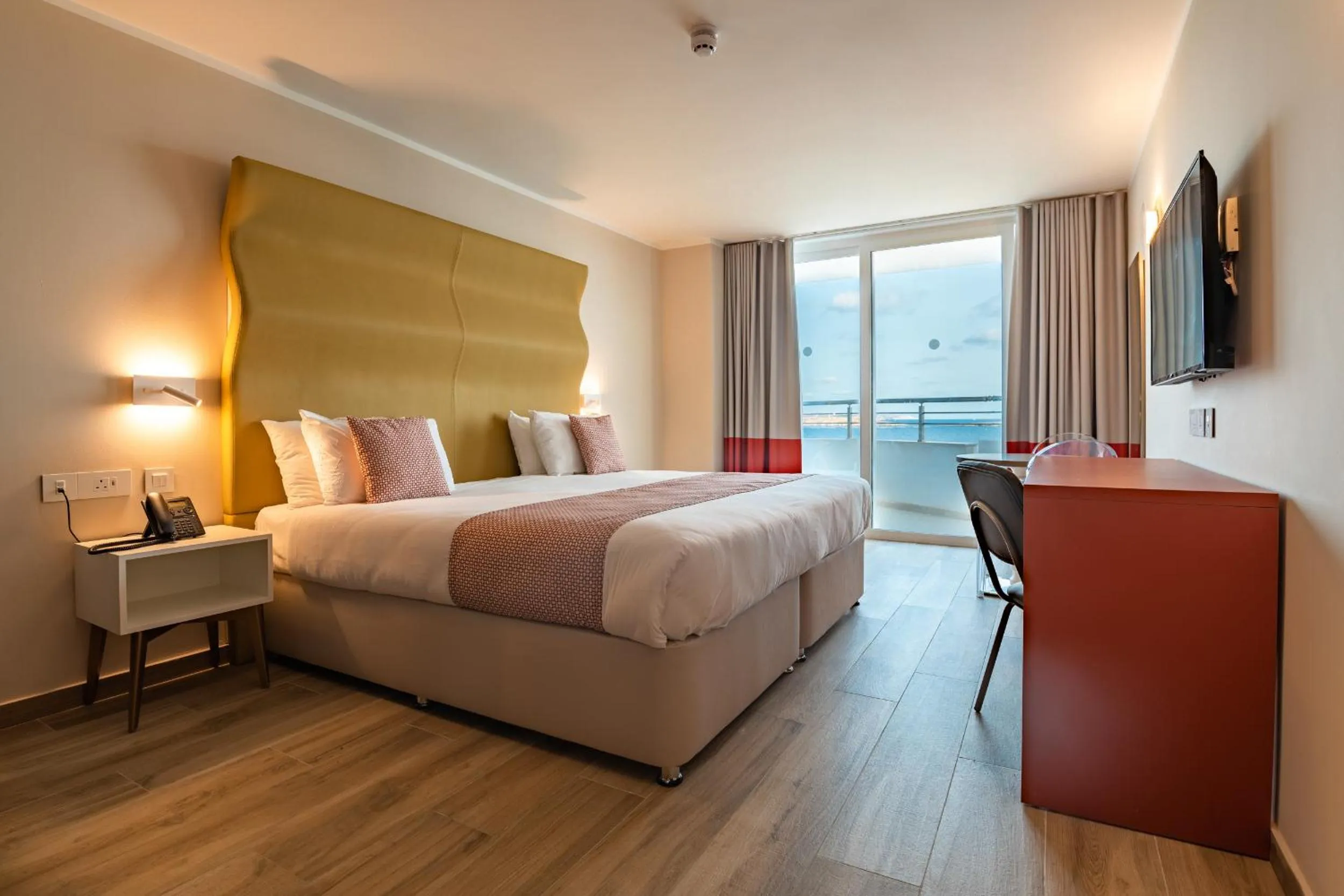 Photo of the whole room, Bed in Seaview Hotel - Adults Only 16 Plus