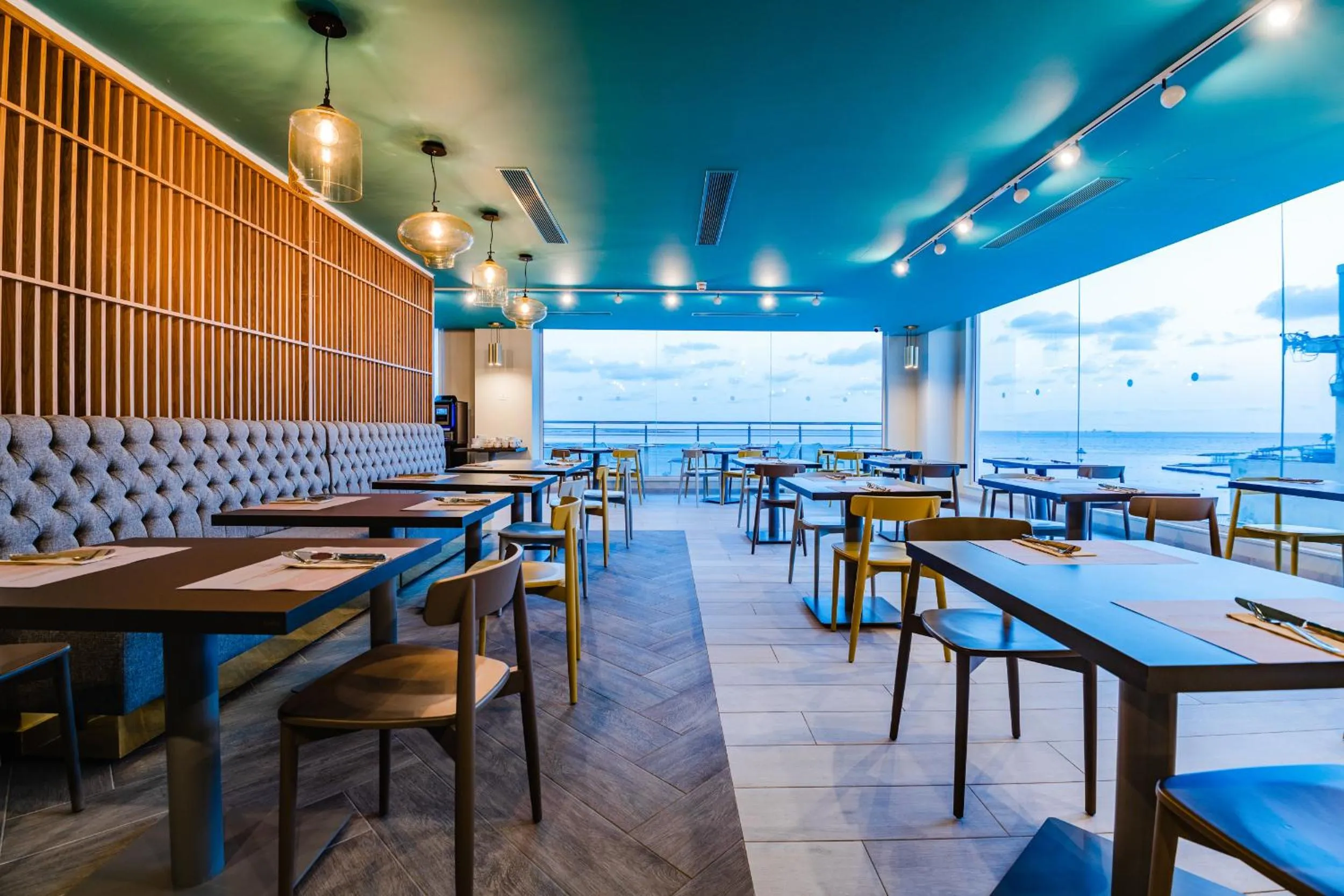 Restaurant/places to eat in Seaview Hotel - Adults Only 16 Plus