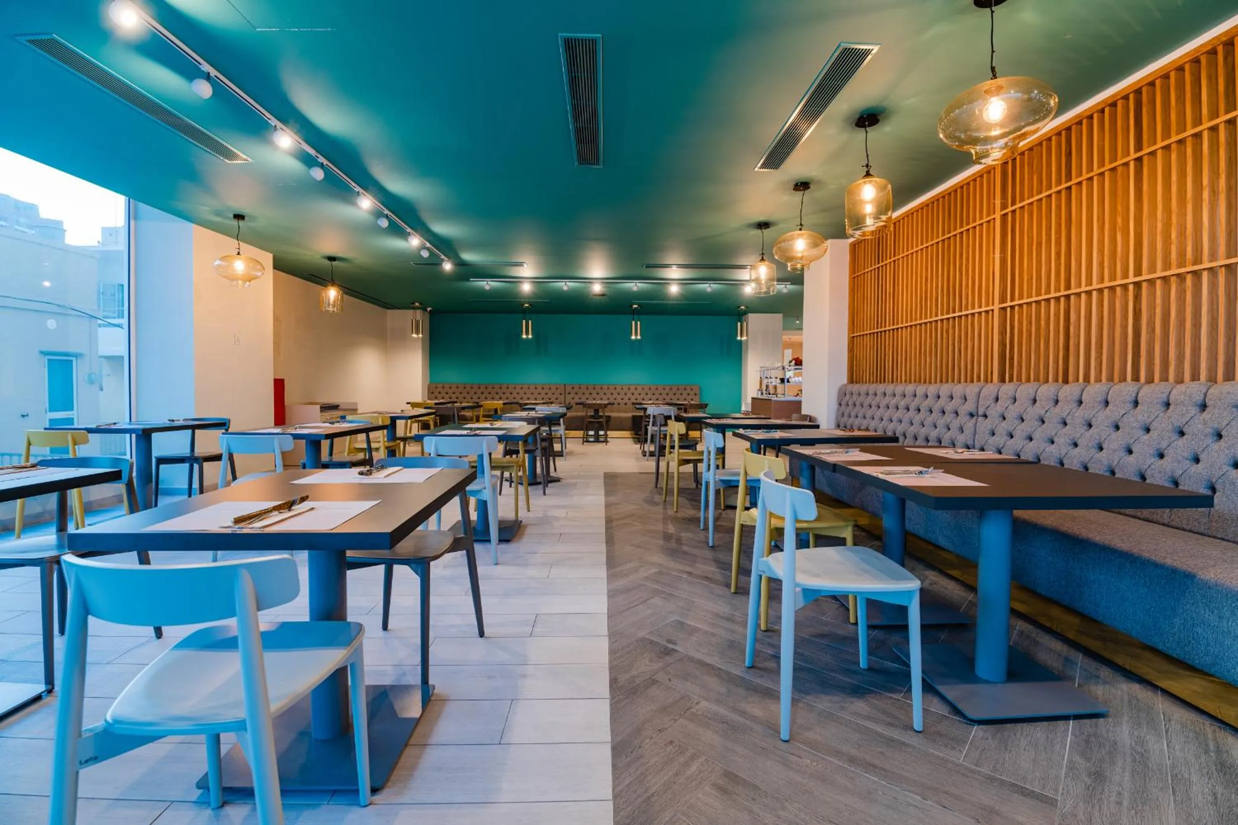 Restaurant/places to eat in Seaview Hotel - Adults Only 16 Plus