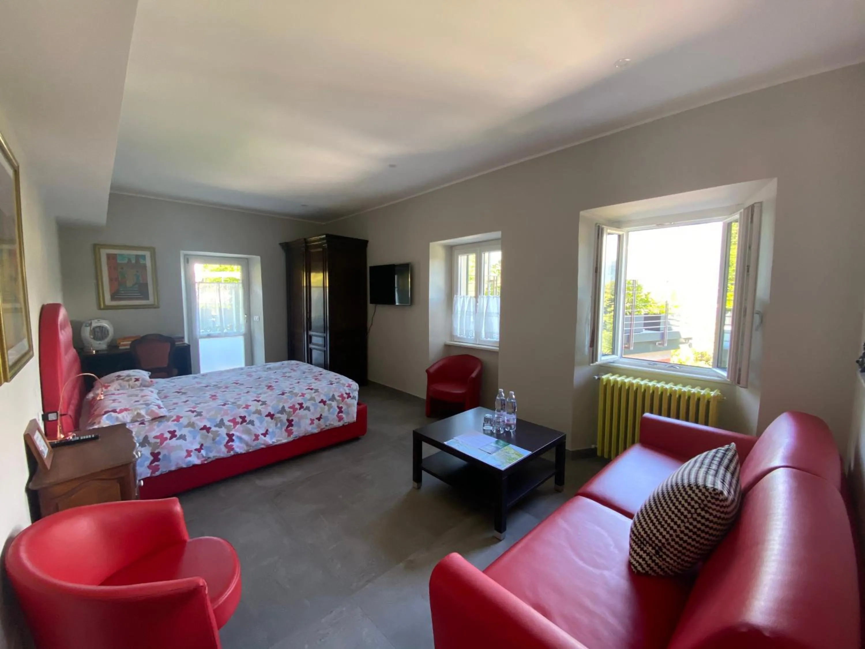 Bedroom, Bed in Bellagio Bed & Breakfast