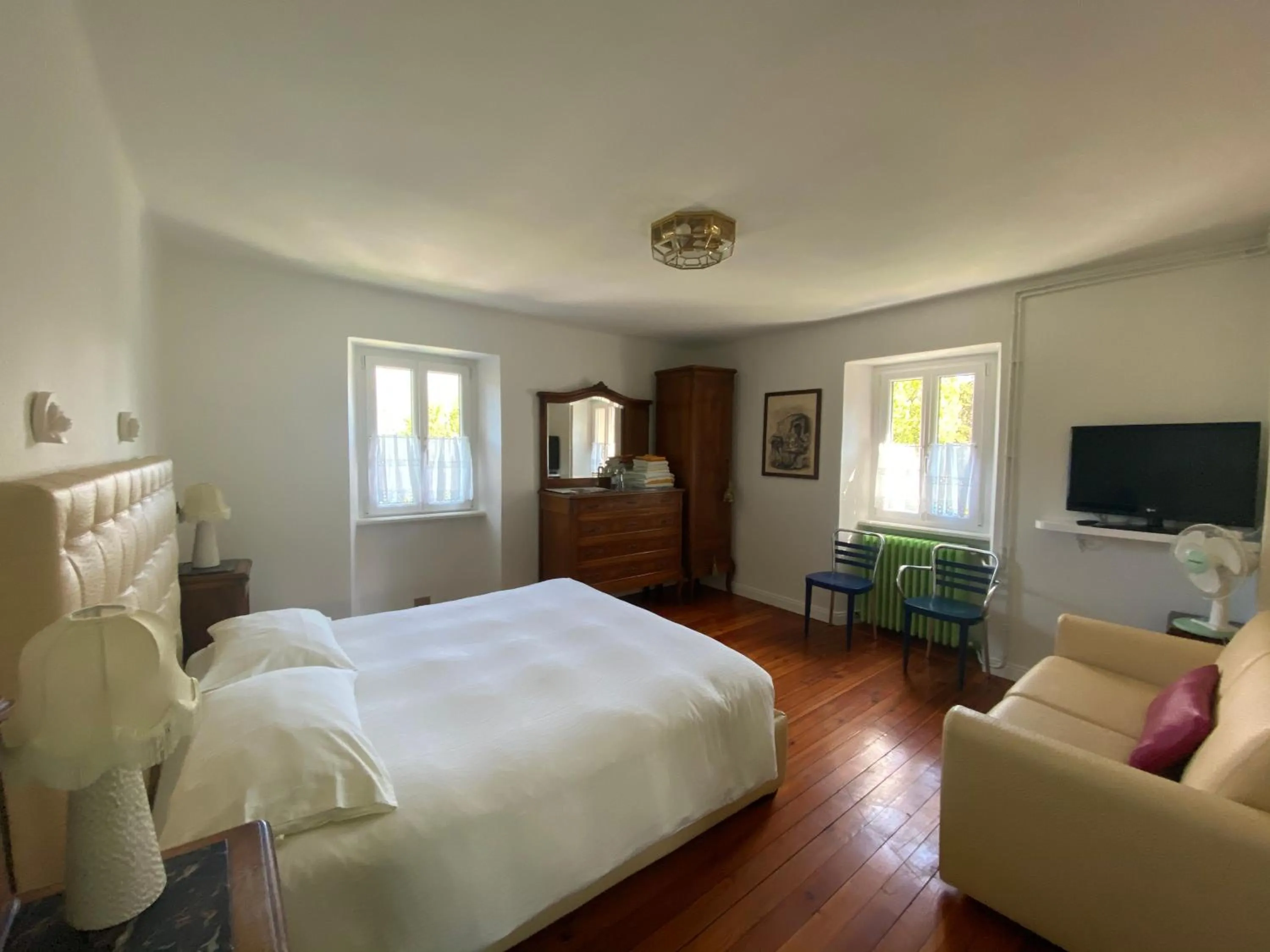 Bedroom, Bed in Bellagio Bed & Breakfast