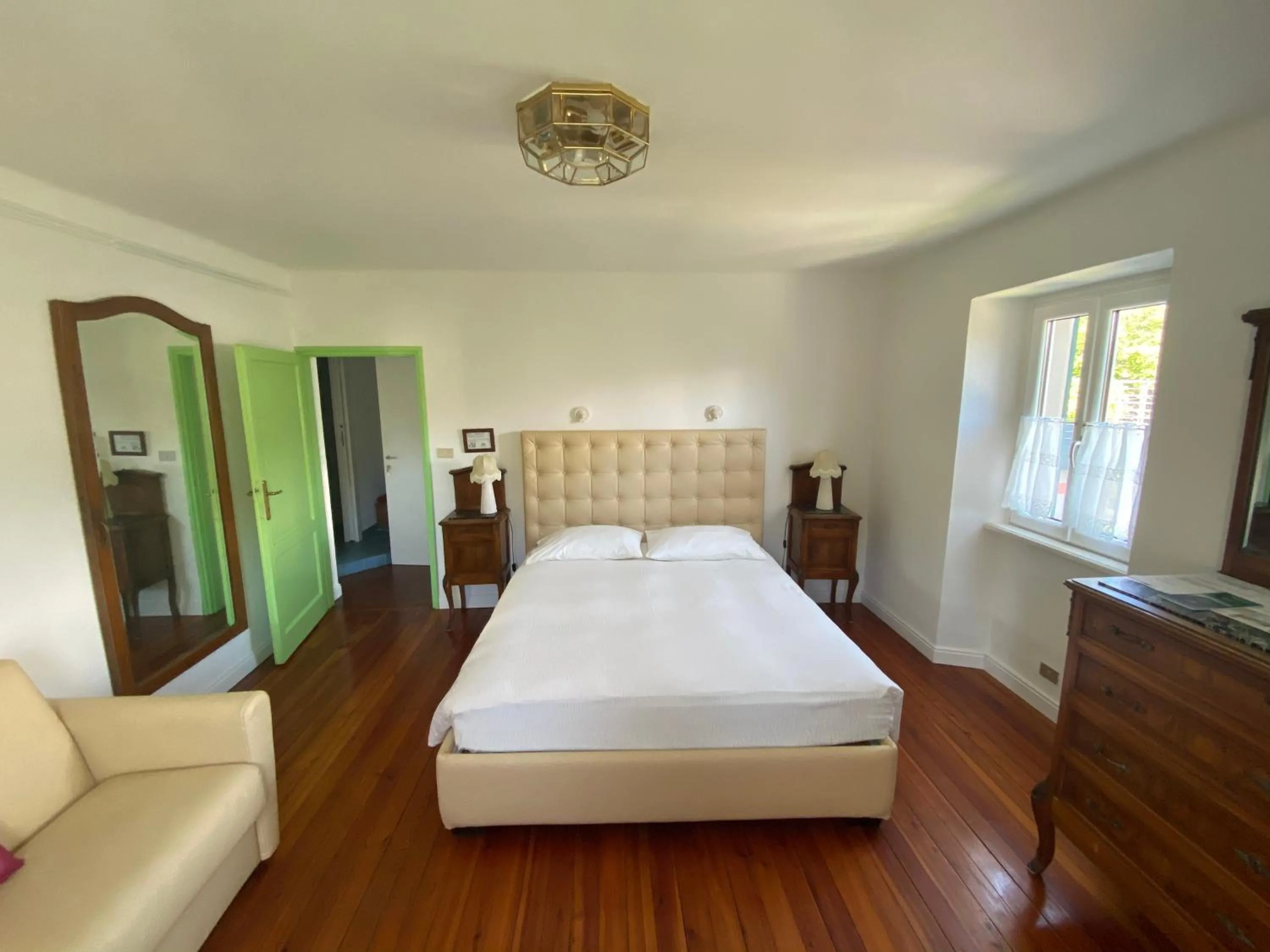 Bedroom, Bed in Bellagio Bed & Breakfast