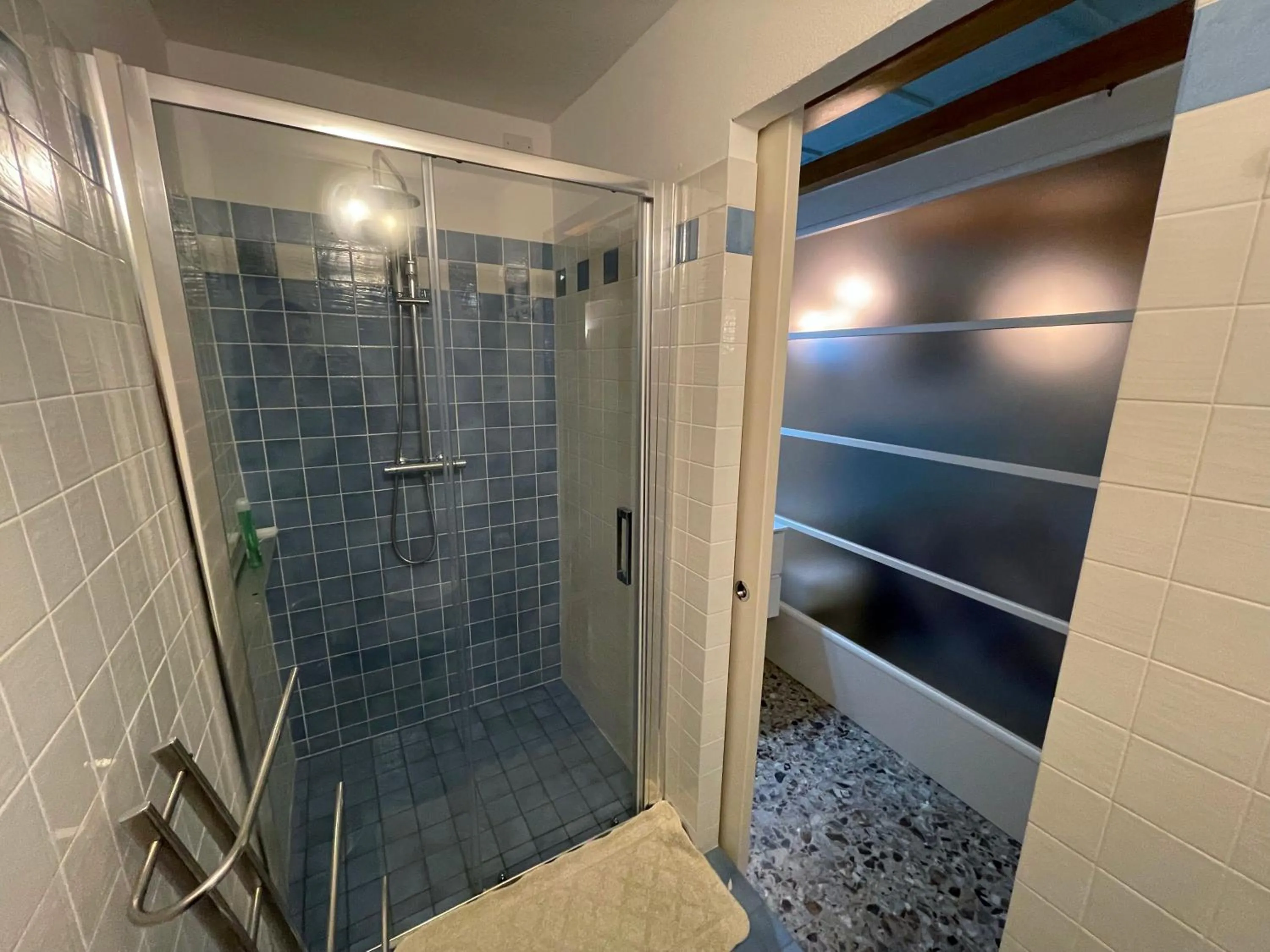 Shower in Bellagio Bed & Breakfast