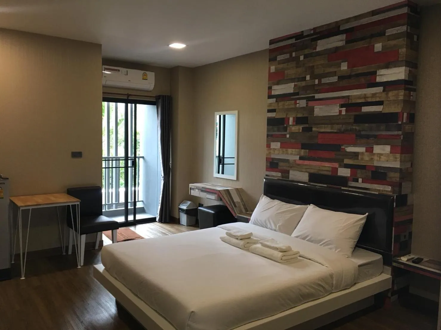 Bed in Ben at Salaya