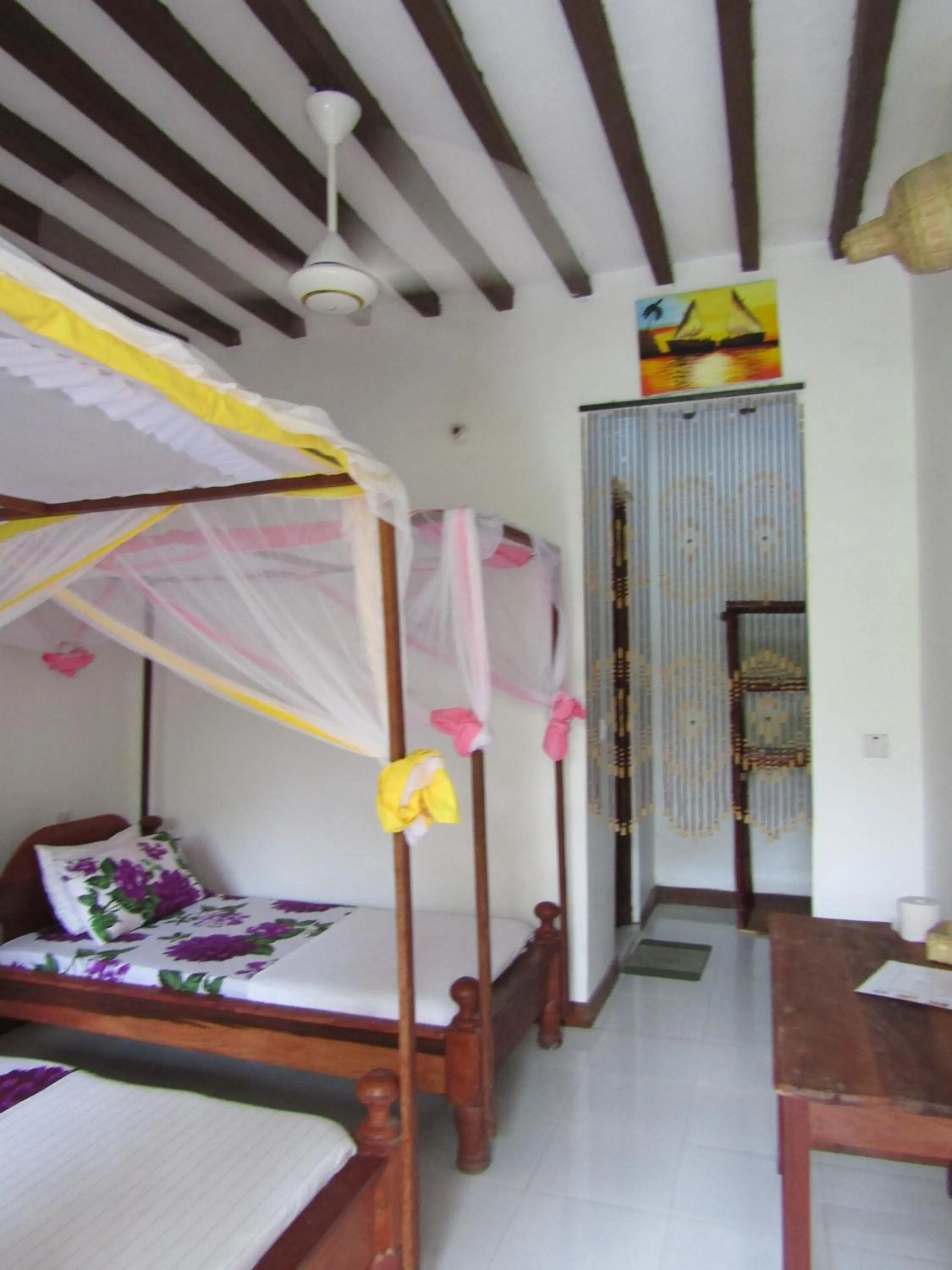 Bed in Kivulini Lodge and Restaurant