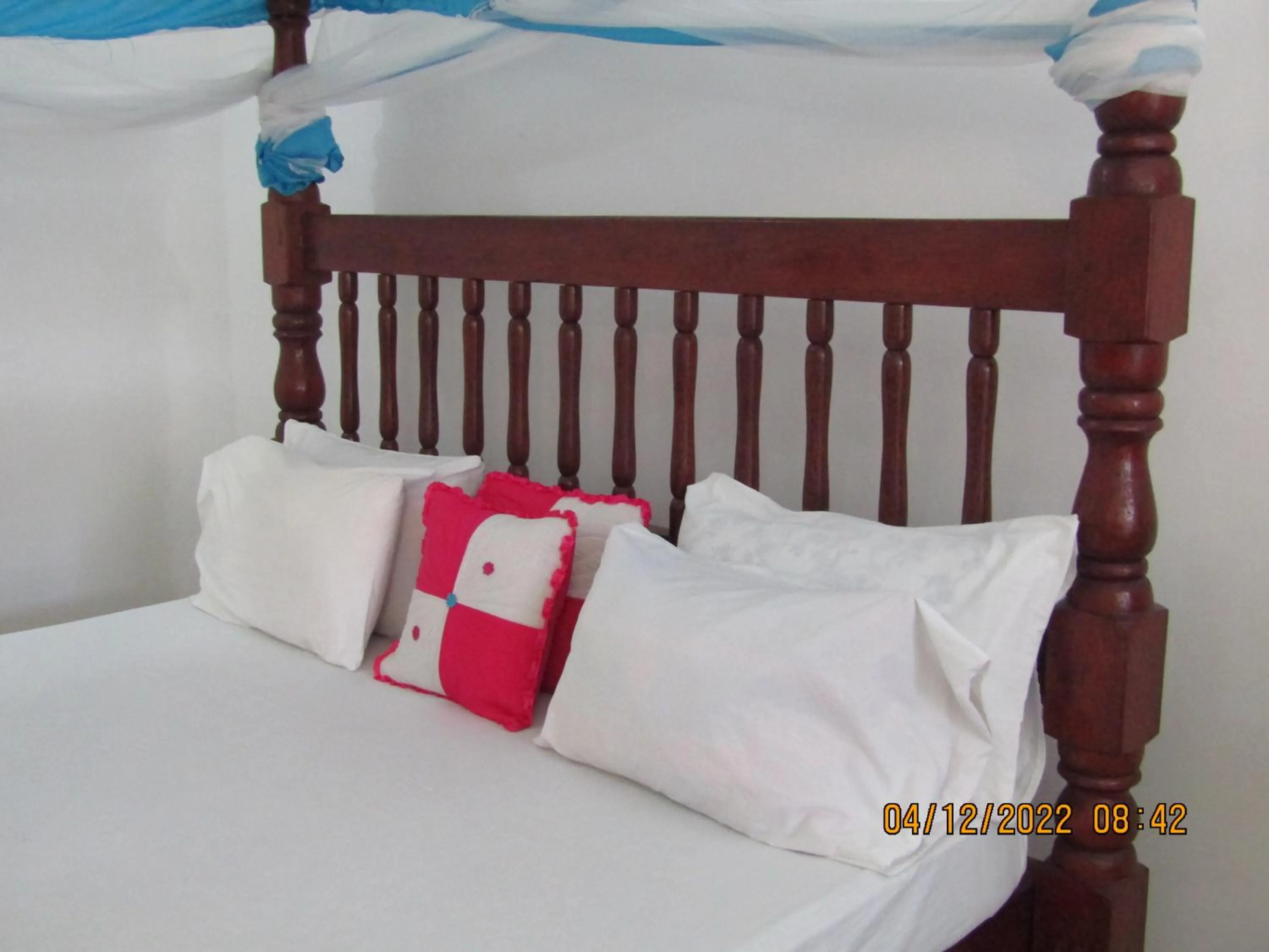 Bed in Kivulini Lodge and Restaurant