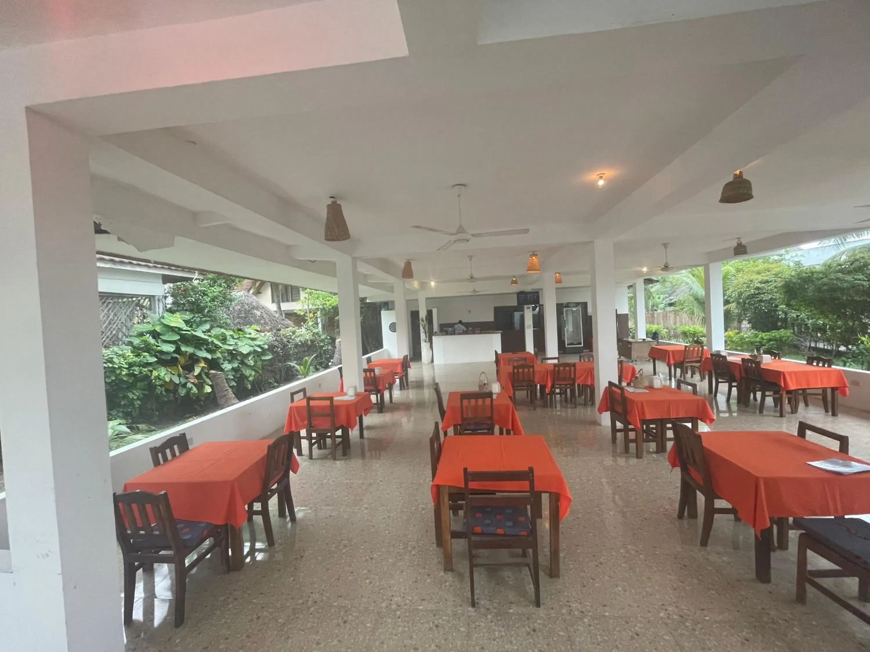 Deluxe Double Room with Bath in Kivulini Lodge and Restaurant Deluxe Double Room with Bath in Kivulini Lodge and Restaurant